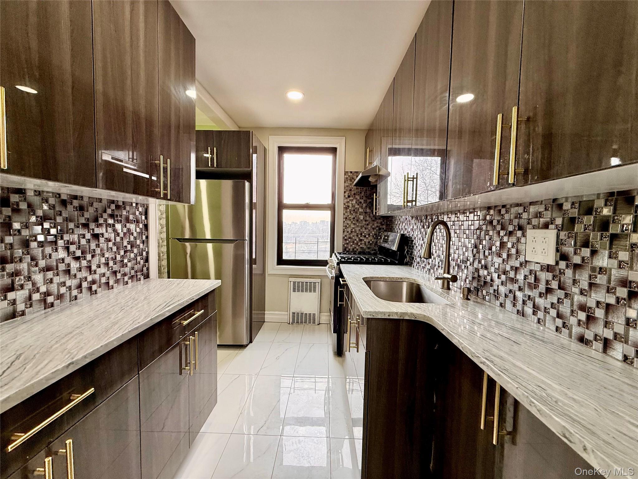 Coop Northern  Queens, NY 11368, MLS-978760-2