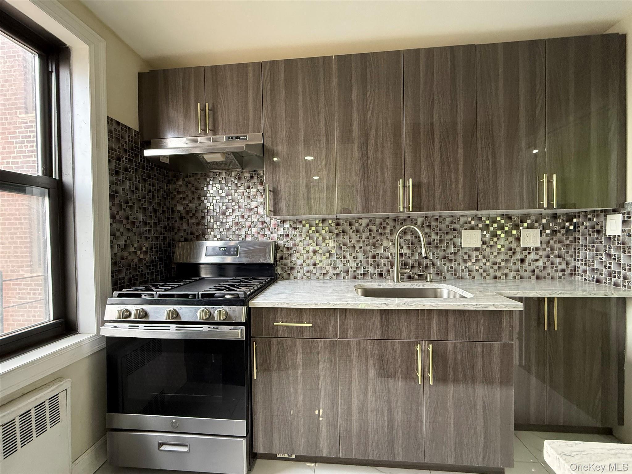 Coop Northern  Queens, NY 11368, MLS-978760-4