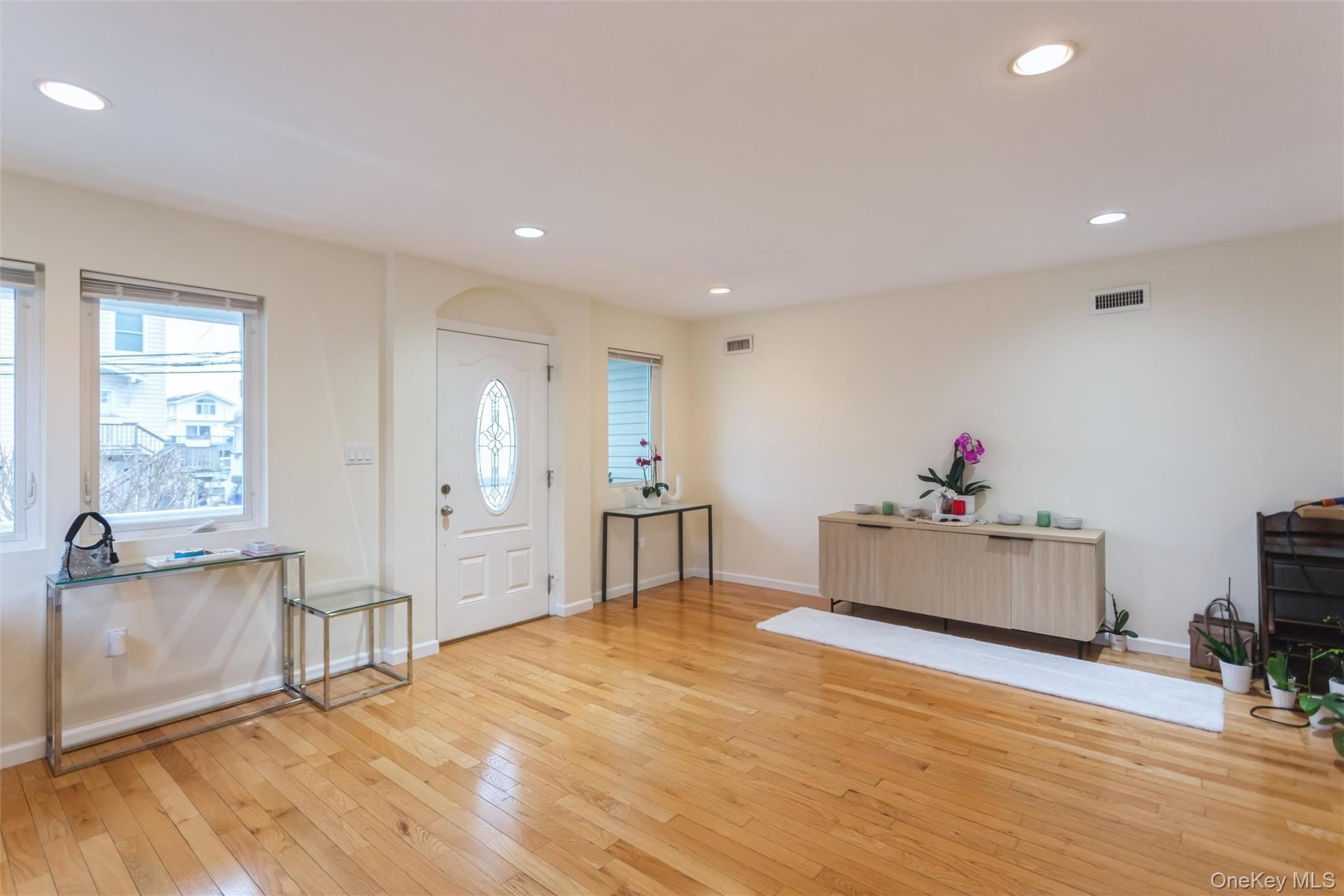Single Family Arthur Street  Nassau County, NY 11520, MLS-978777-10