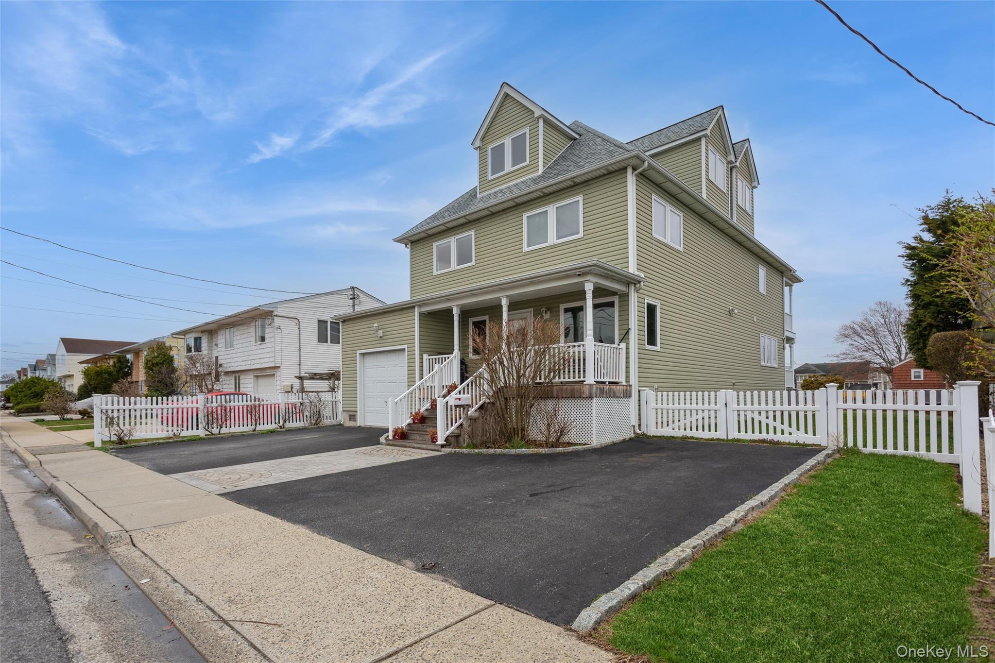 Single Family Arthur Street  Nassau County, NY 11520, MLS-978777-2