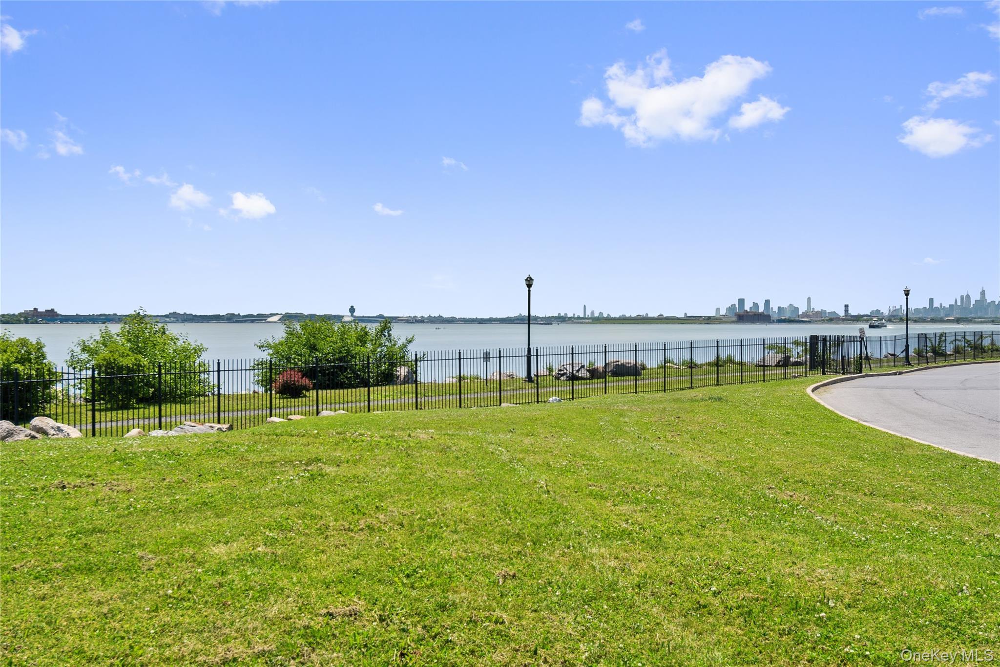 Condo Surf  Bronx, NY 10473, MLS-978816-8