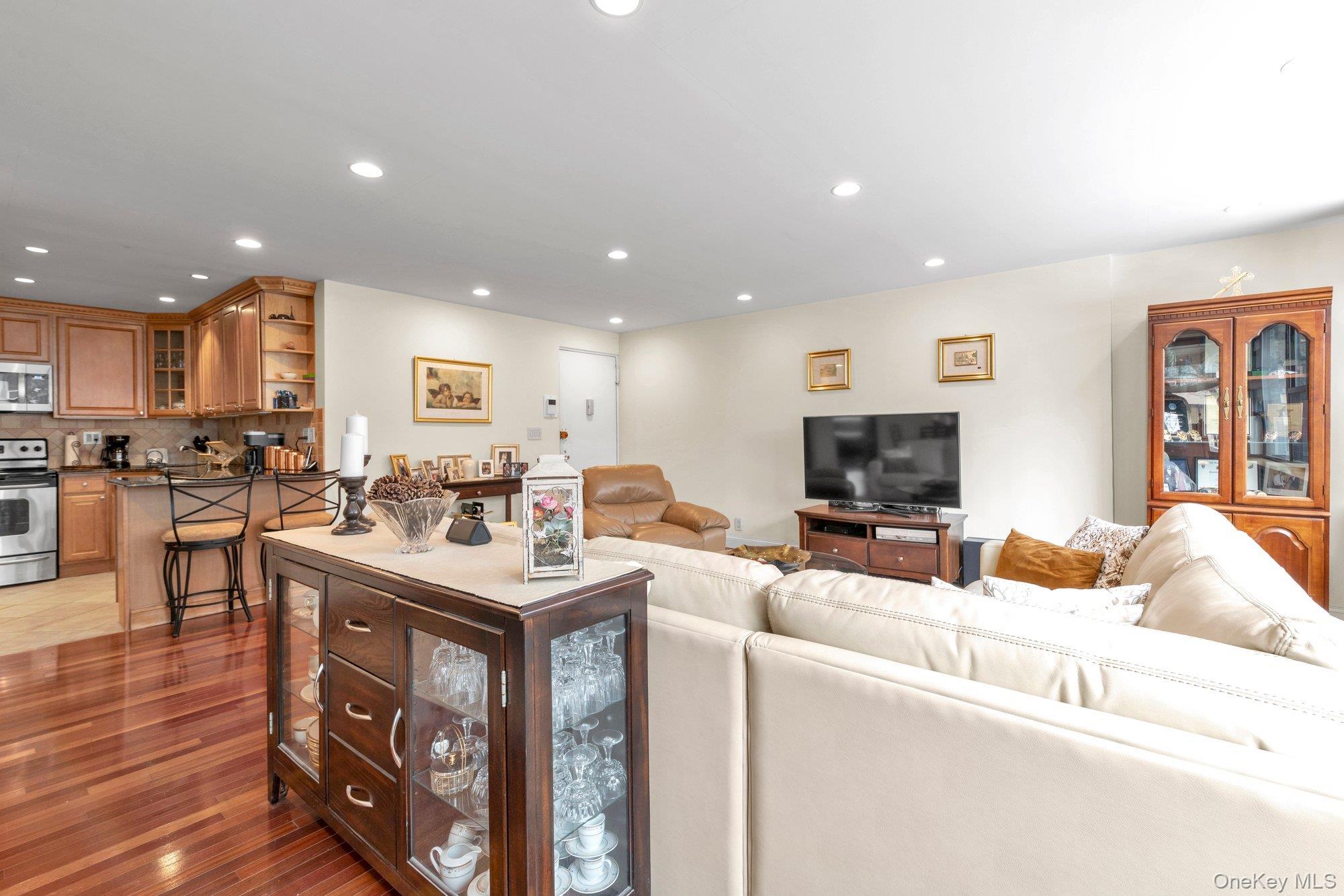 Coop 9th  Queens, NY 11357, MLS-978847-4