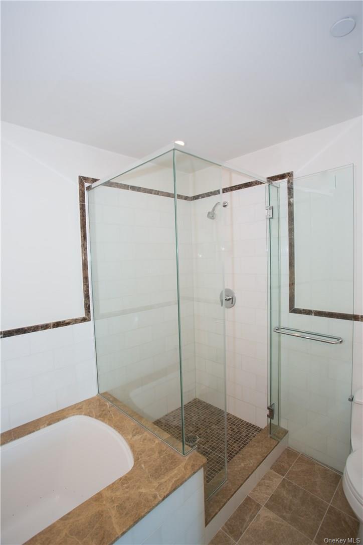 Condo Huguenot  Westchester County, NY 10801, MLS-978861-10