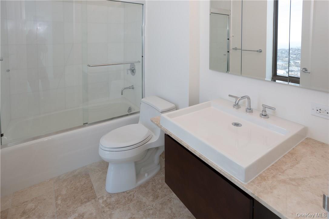 Condo Huguenot  Westchester County, NY 10801, MLS-978861-11