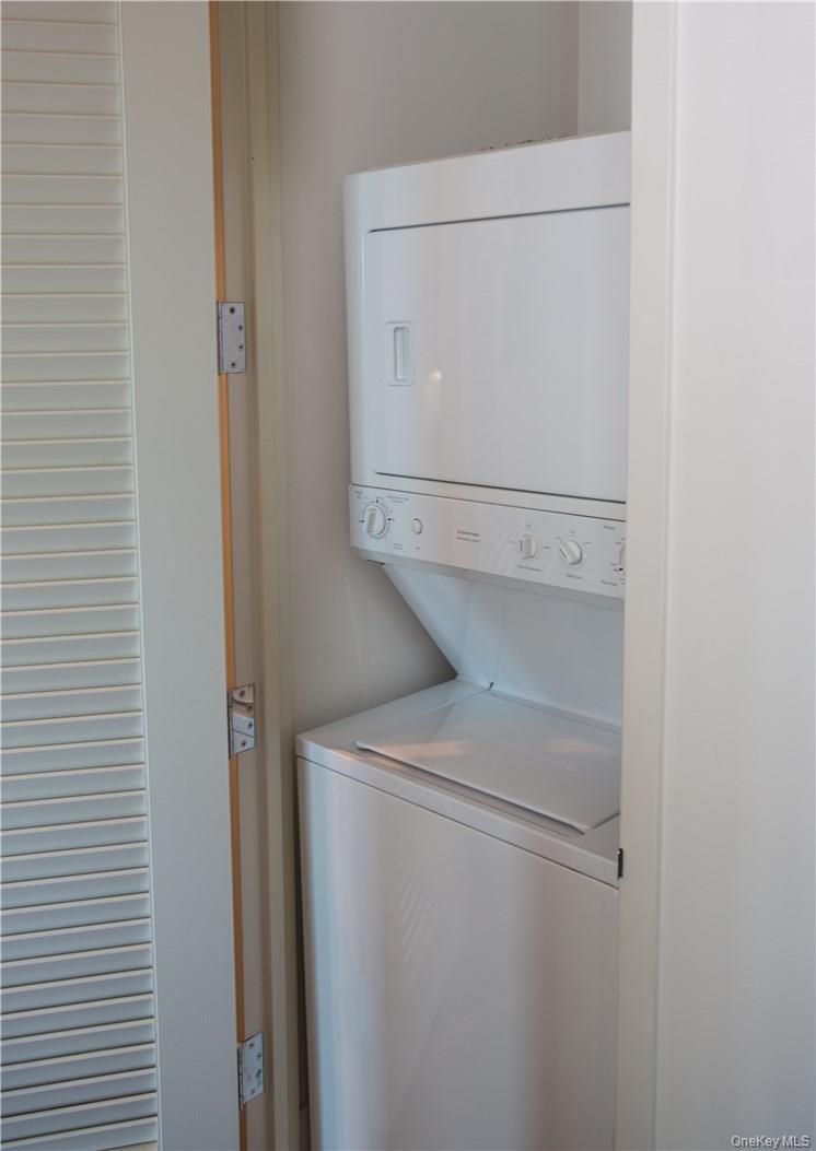 Condo Huguenot  Westchester County, NY 10801, MLS-978861-12