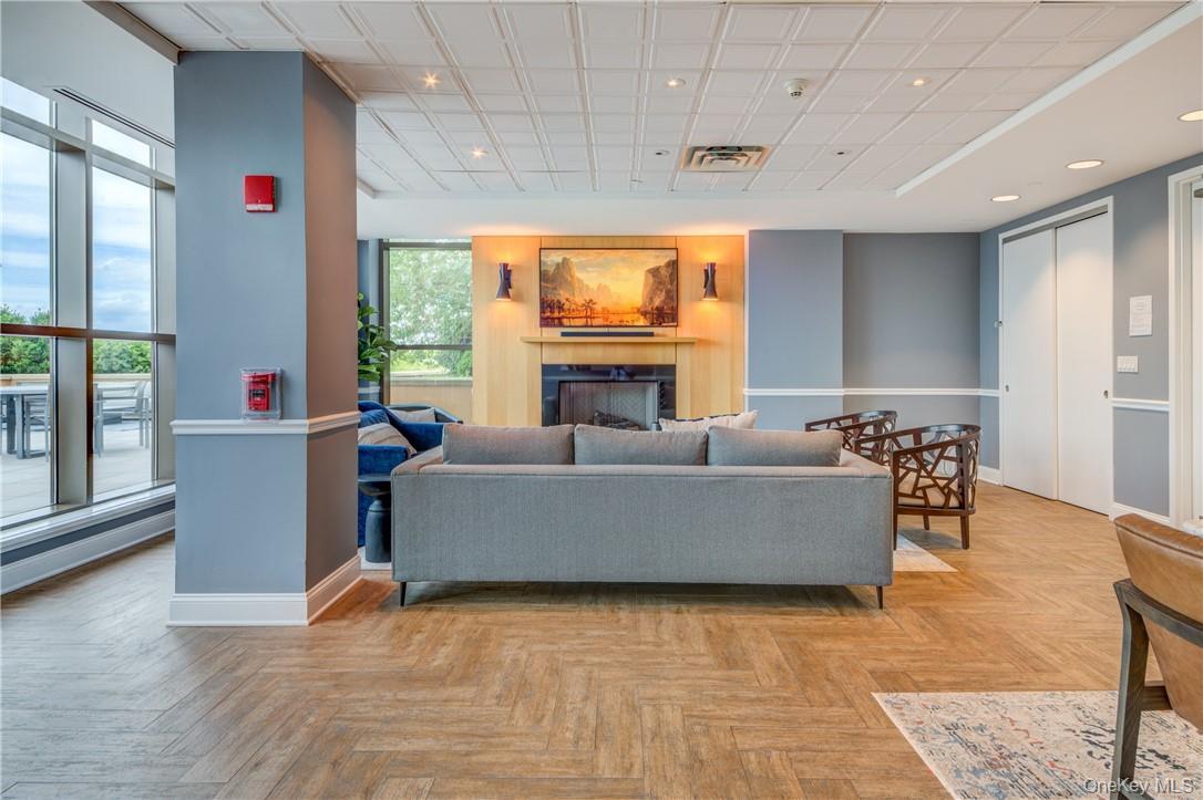 Condo Huguenot  Westchester County, NY 10801, MLS-978861-20