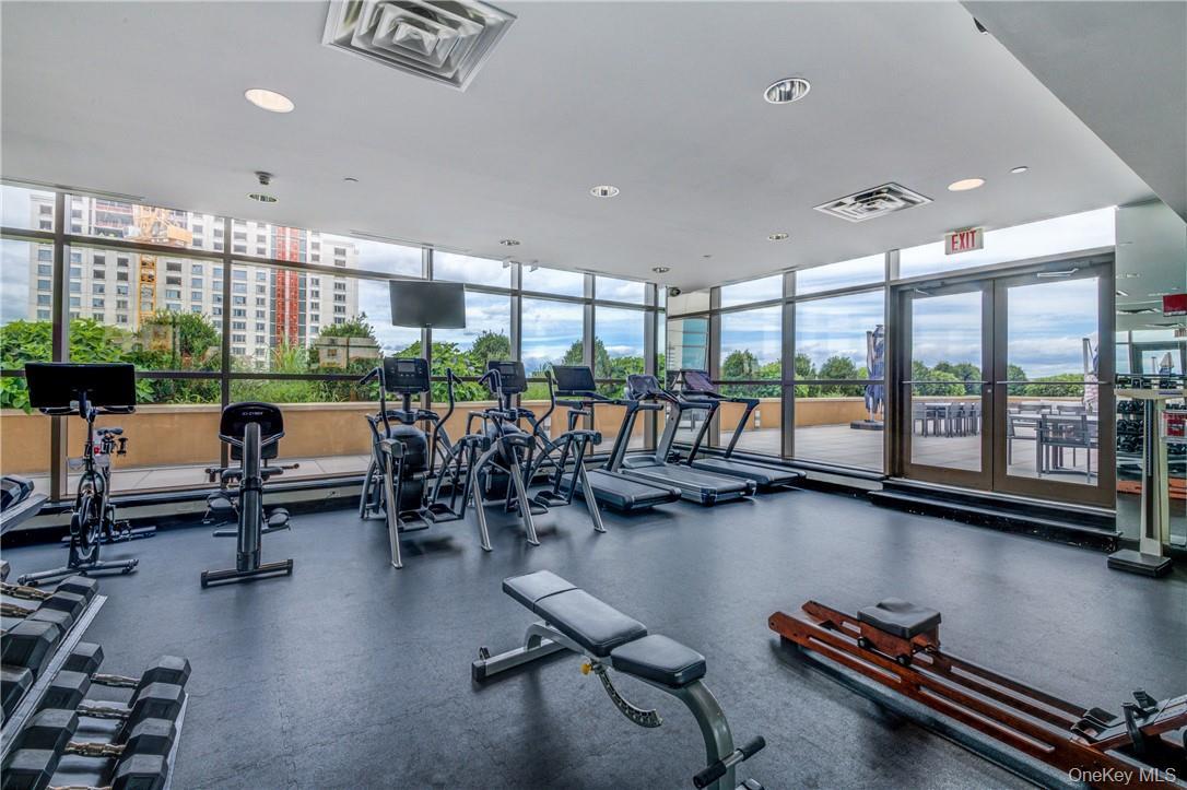 Condo Huguenot  Westchester County, NY 10801, MLS-978861-22