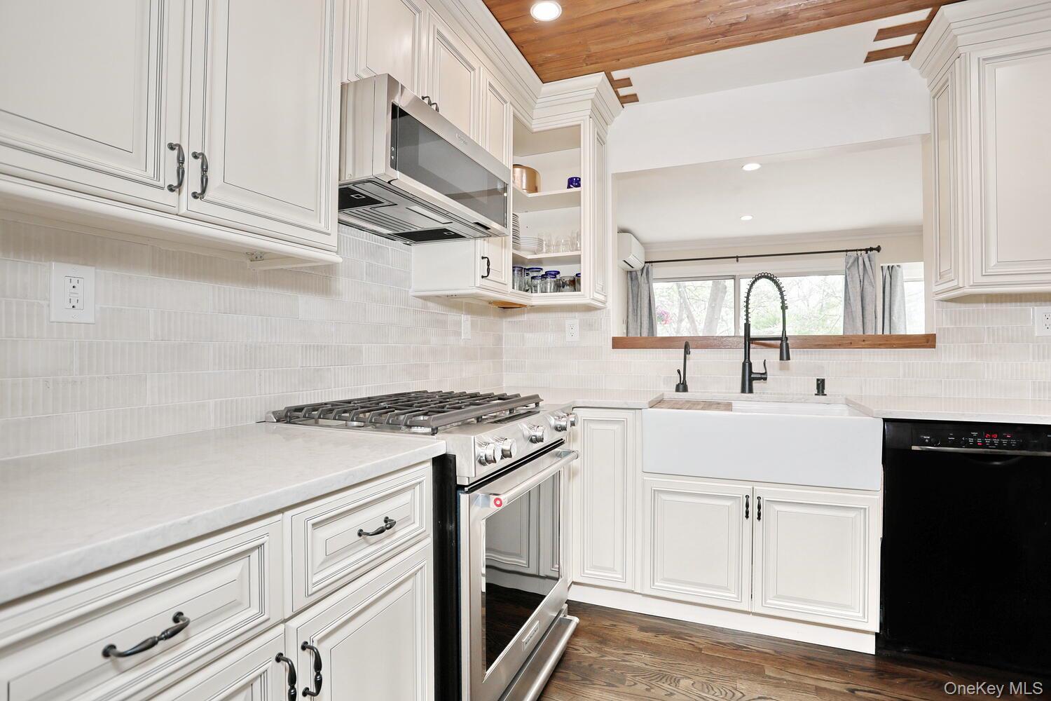 Condo Hickory Hill  Rockland County, NY 10983, MLS-978907-10