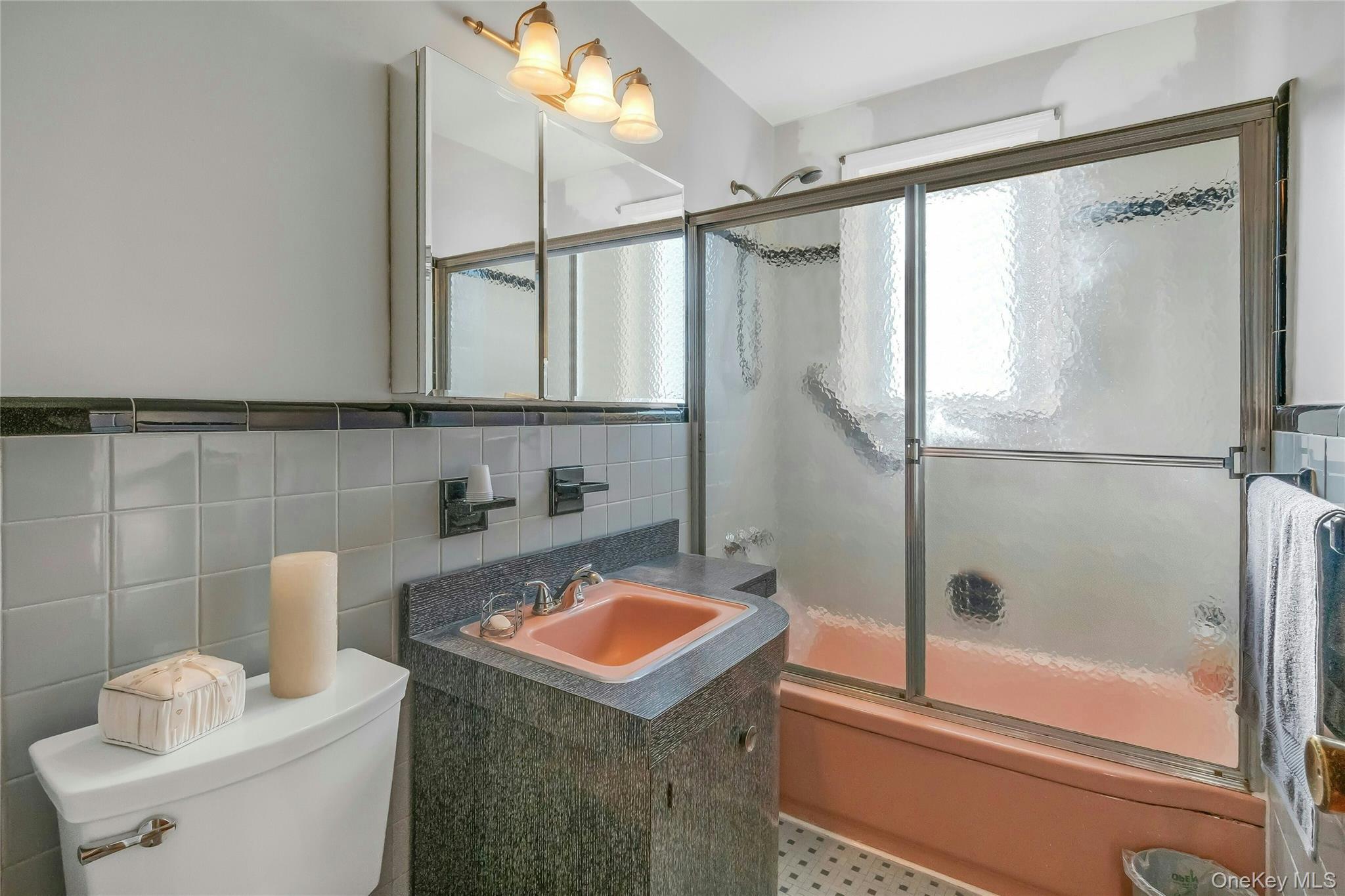 Single Family Logan  Bronx, NY 10465, MLS-978912-25