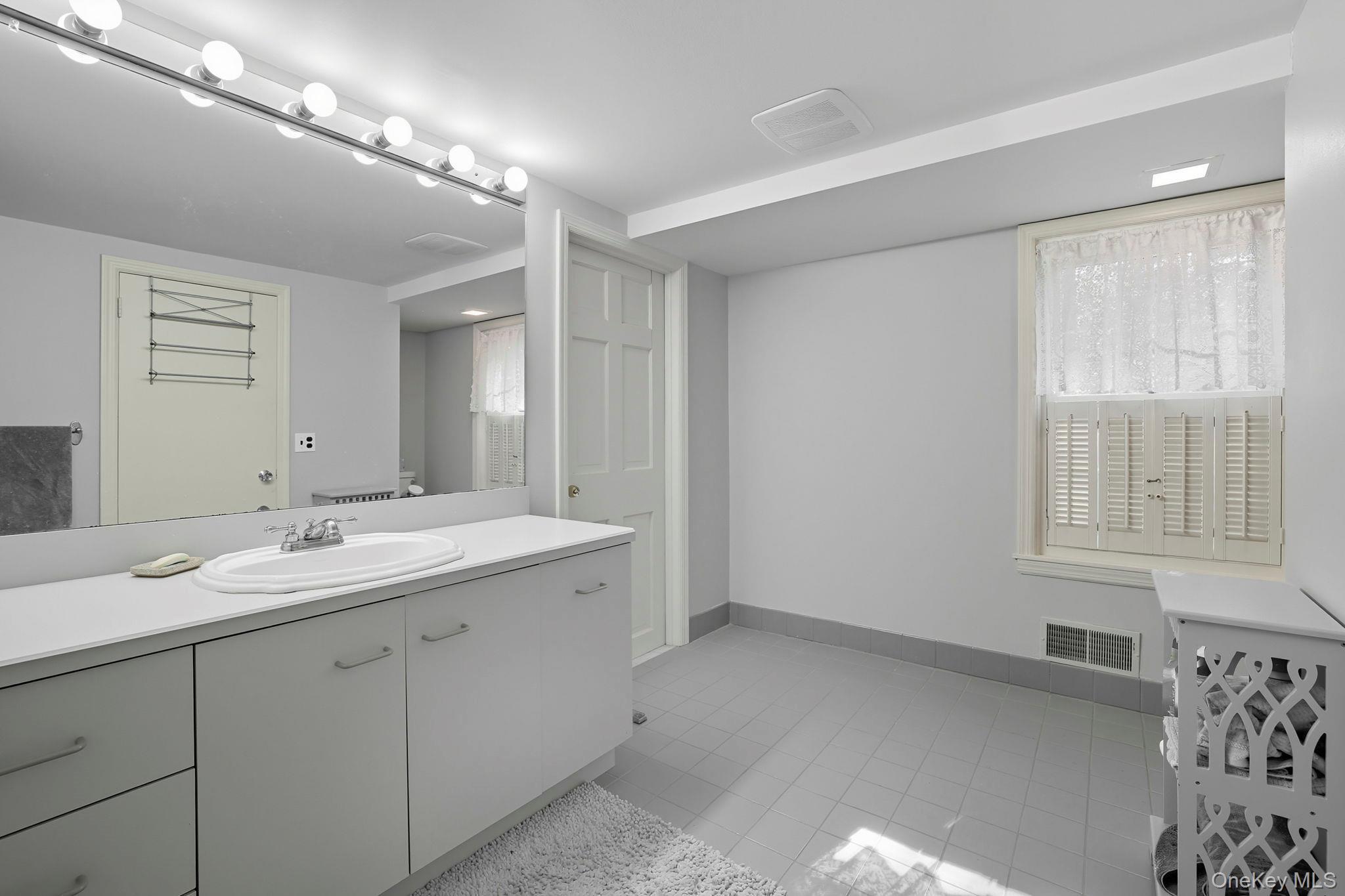 Single Family Harriman  Westchester County, NY 10549, MLS-978913-25