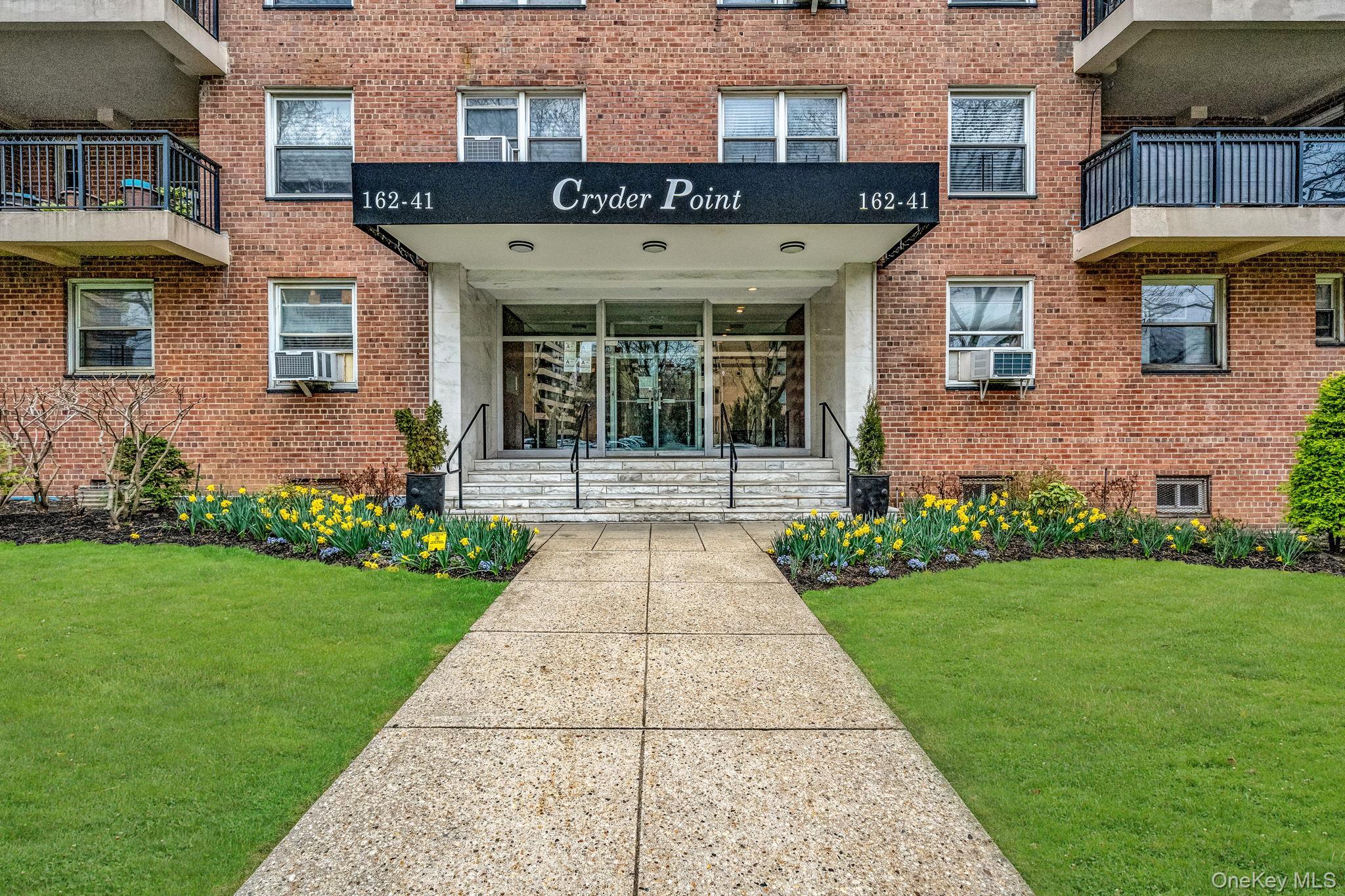 Coop Powells Cove  Queens, NY 11357, MLS-978917-16