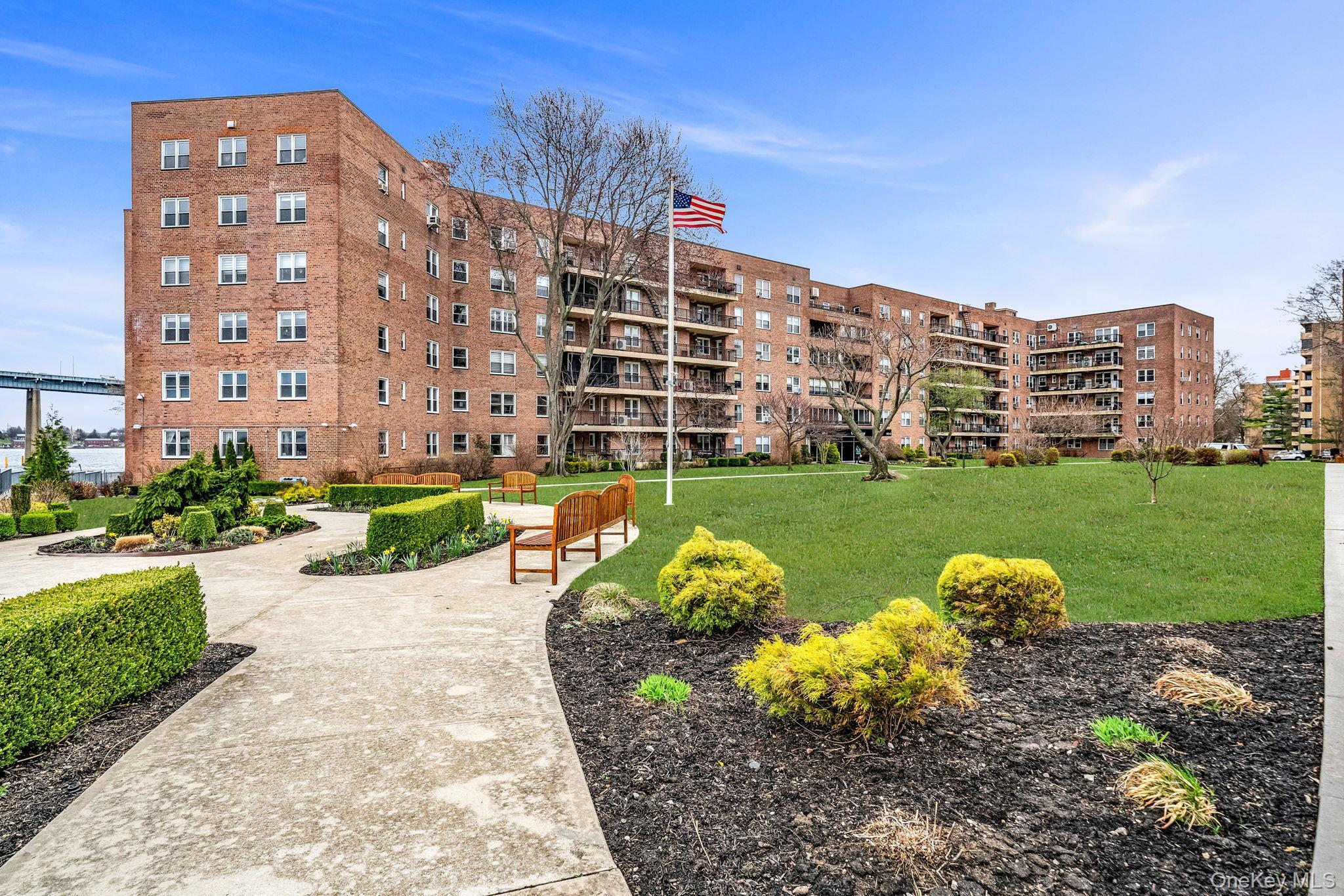 Coop Powells Cove  Queens, NY 11357, MLS-978917-31