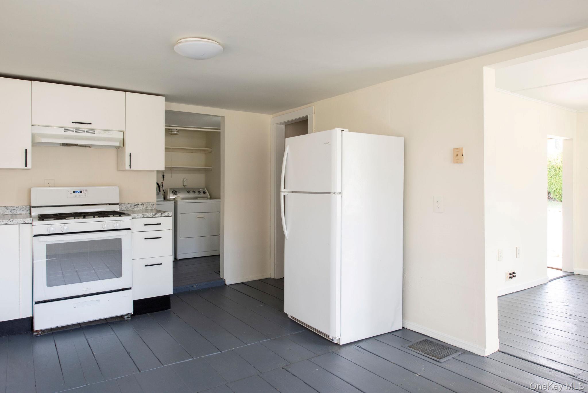 Single Family Montgomery Street Dutchess County, NY 12583, MLS-978946-12