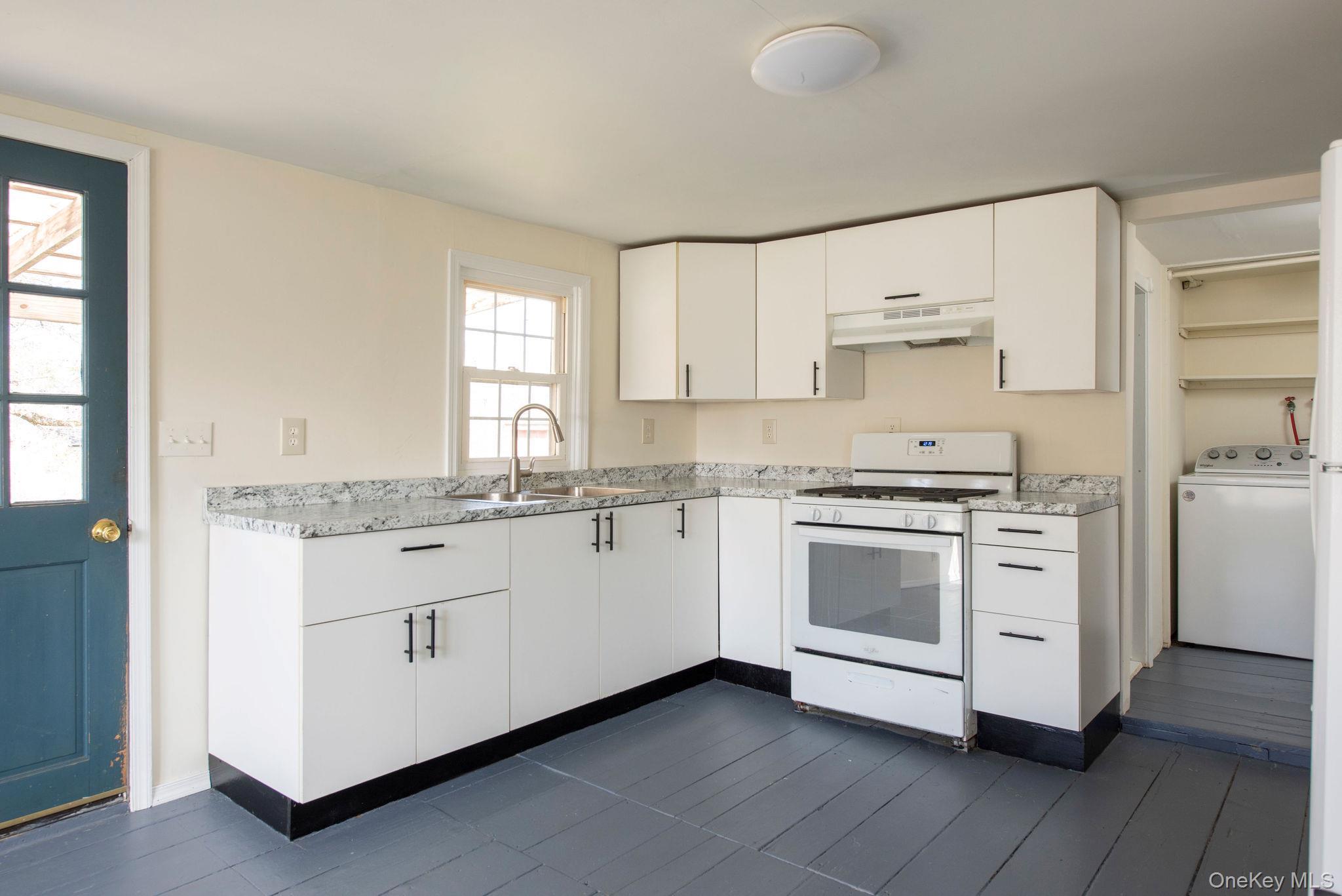 Single Family Montgomery Street Dutchess County, NY 12583, MLS-978946-9