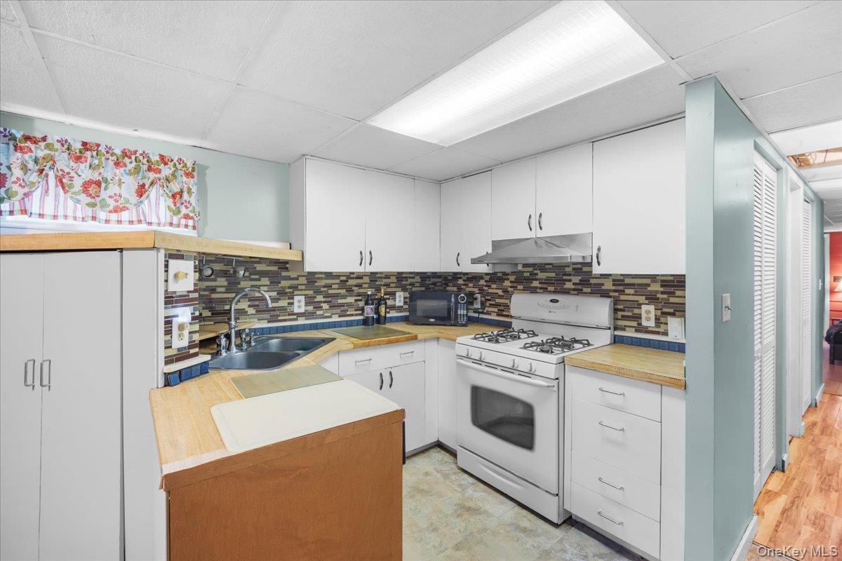 Single Family Hujay  Dutchess County, NY 12590, MLS-978978-20