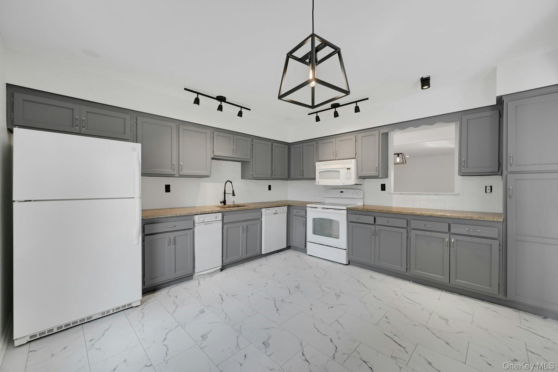 Condo Somerset  Rockland County, NY 10901, MLS-978992-11