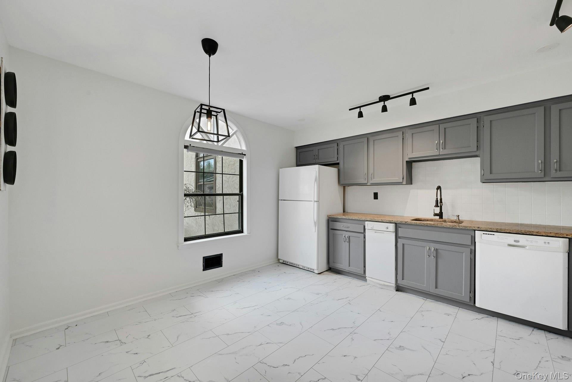 Condo Somerset  Rockland County, NY 10901, MLS-978992-14