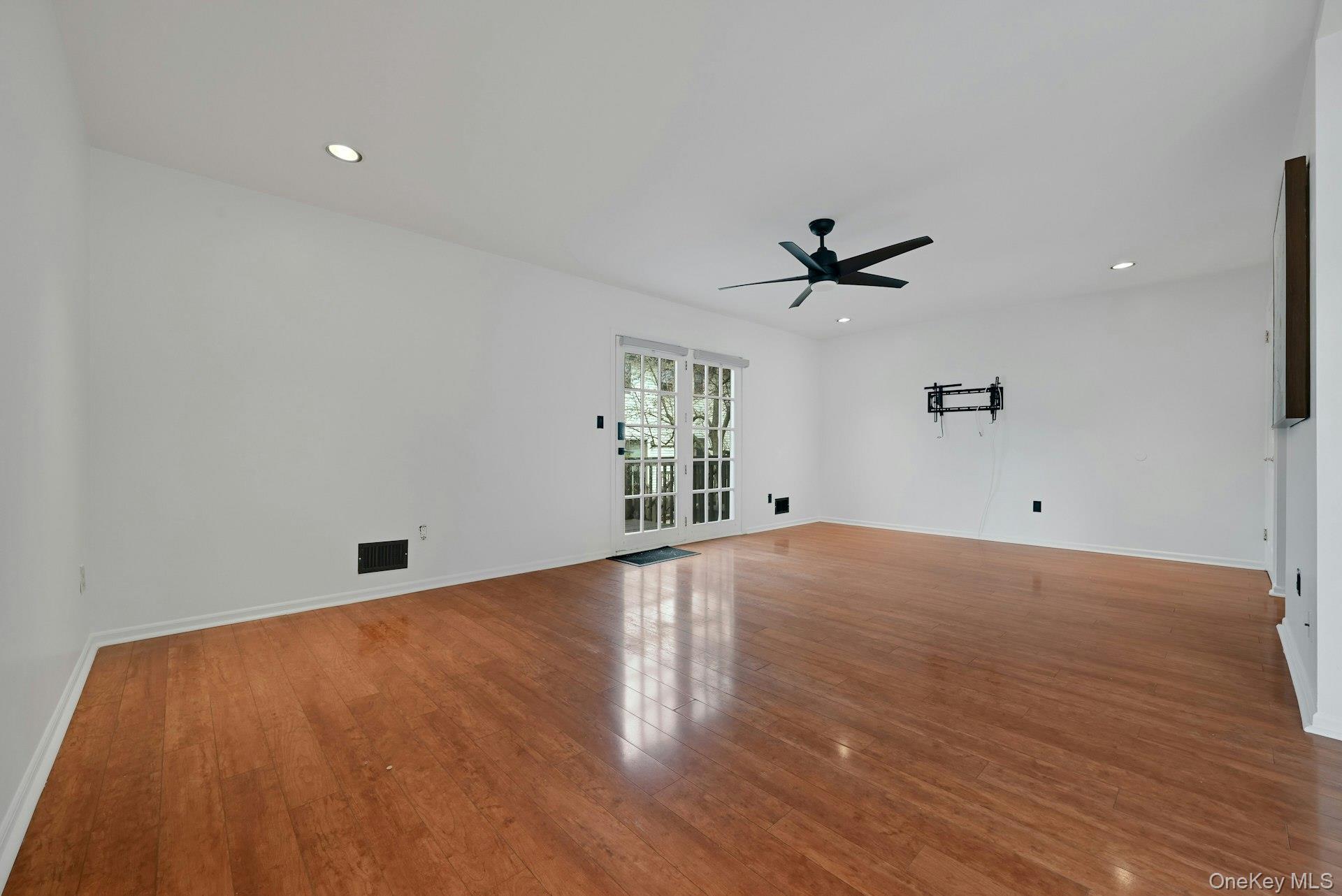 Condo Somerset  Rockland County, NY 10901, MLS-978992-7