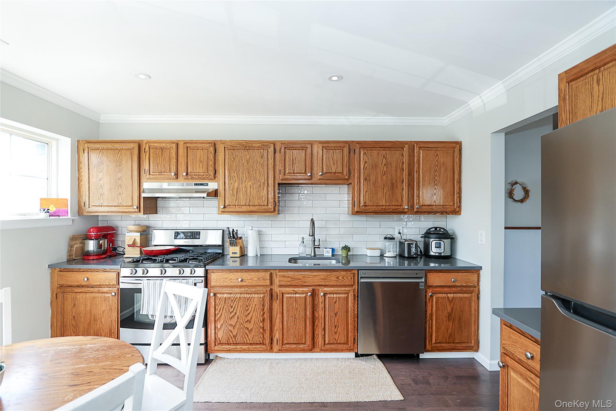 Condo Broadlawn  Suffolk County, NY 11722, MLS-978997-12