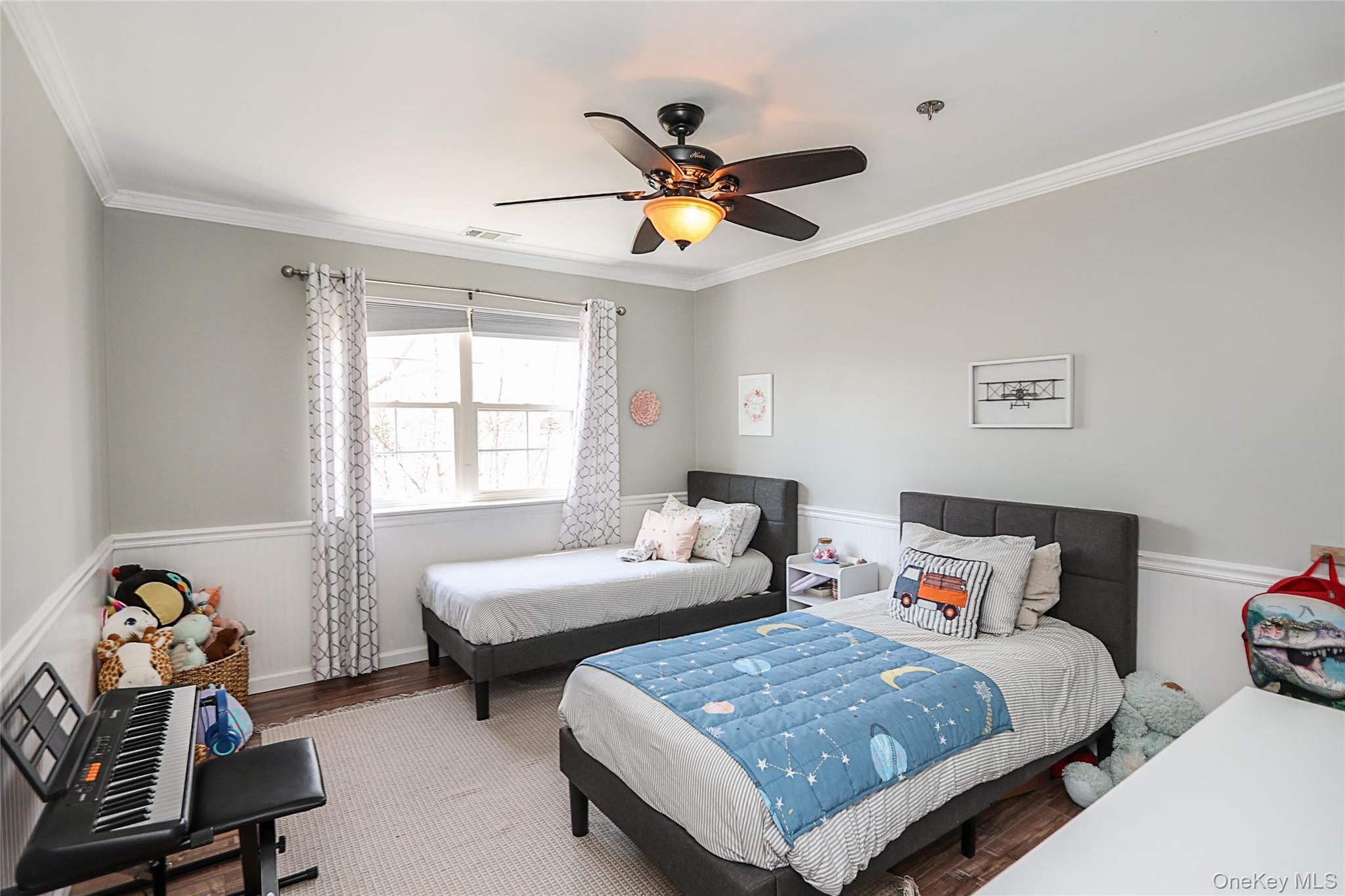 Condo Broadlawn  Suffolk County, NY 11722, MLS-978997-18