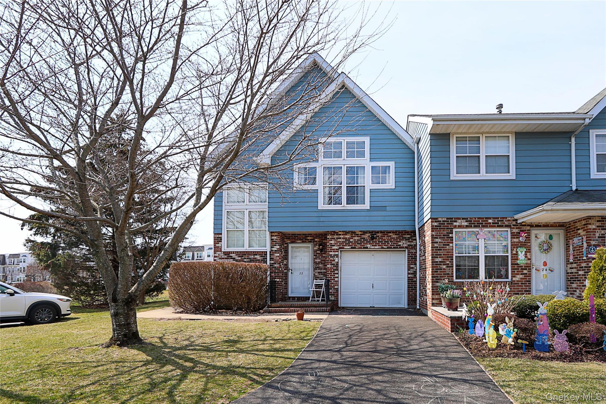 Condo Broadlawn  Suffolk County, NY 11722, MLS-978997-2