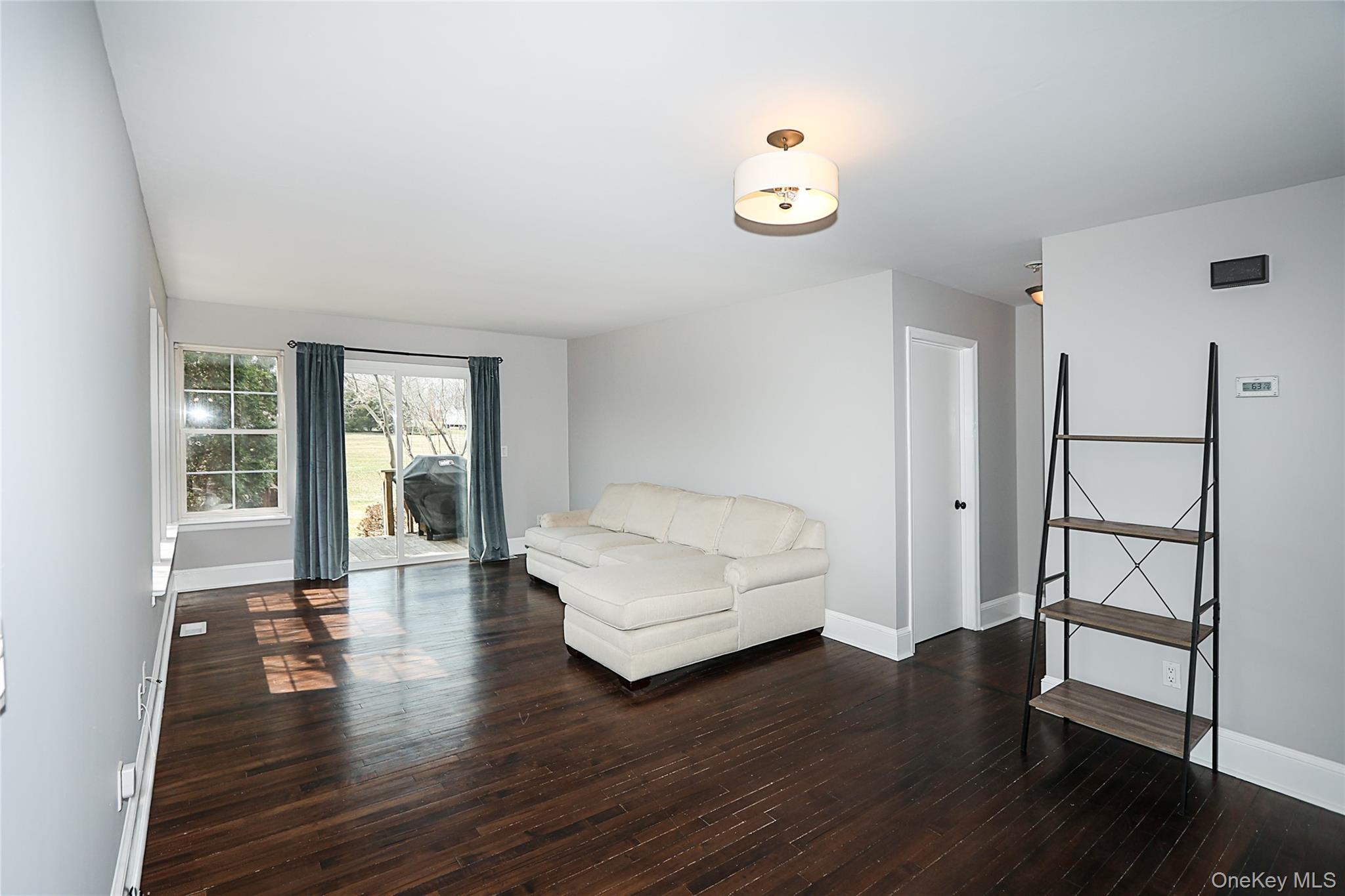 Condo Broadlawn  Suffolk County, NY 11722, MLS-978997-21