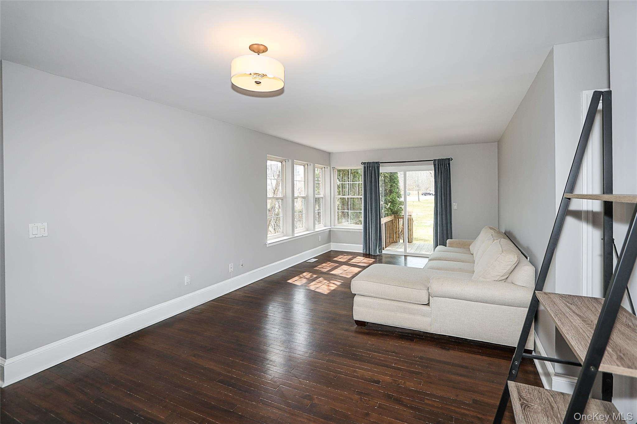 Condo Broadlawn  Suffolk County, NY 11722, MLS-978997-22