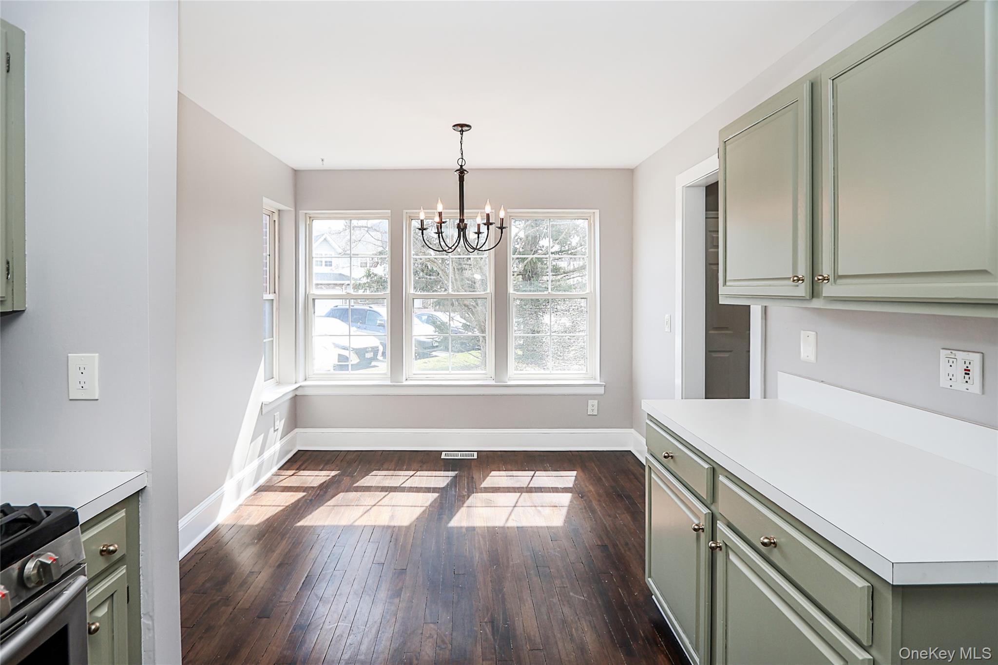 Condo Broadlawn  Suffolk County, NY 11722, MLS-978997-29