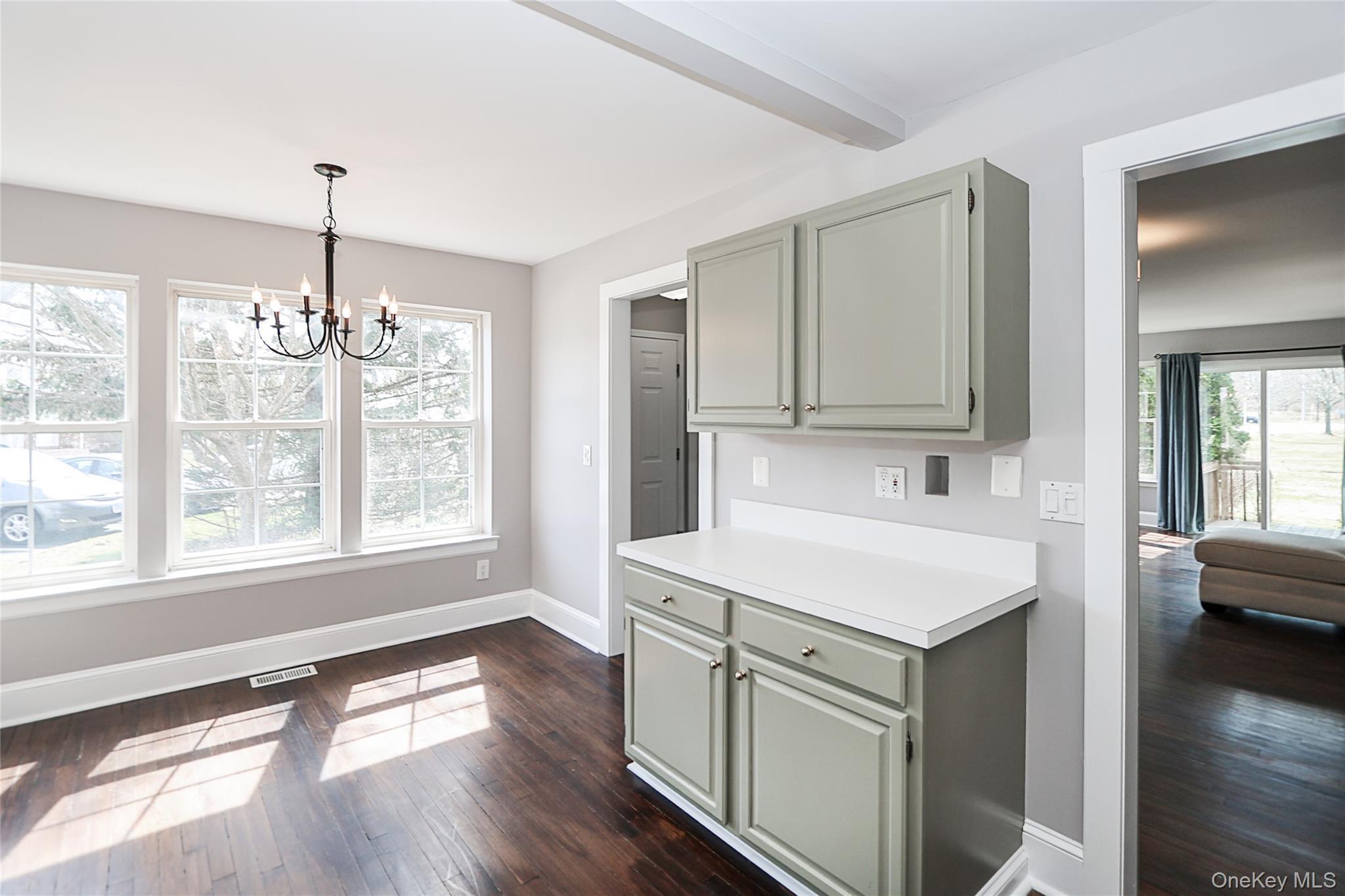 Condo Broadlawn  Suffolk County, NY 11722, MLS-978997-30