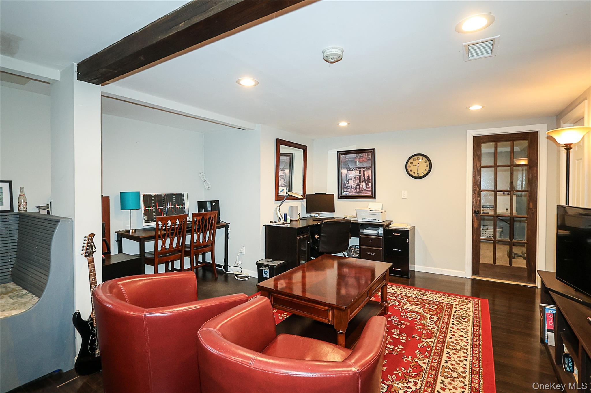 Condo Broadlawn  Suffolk County, NY 11722, MLS-978997-35