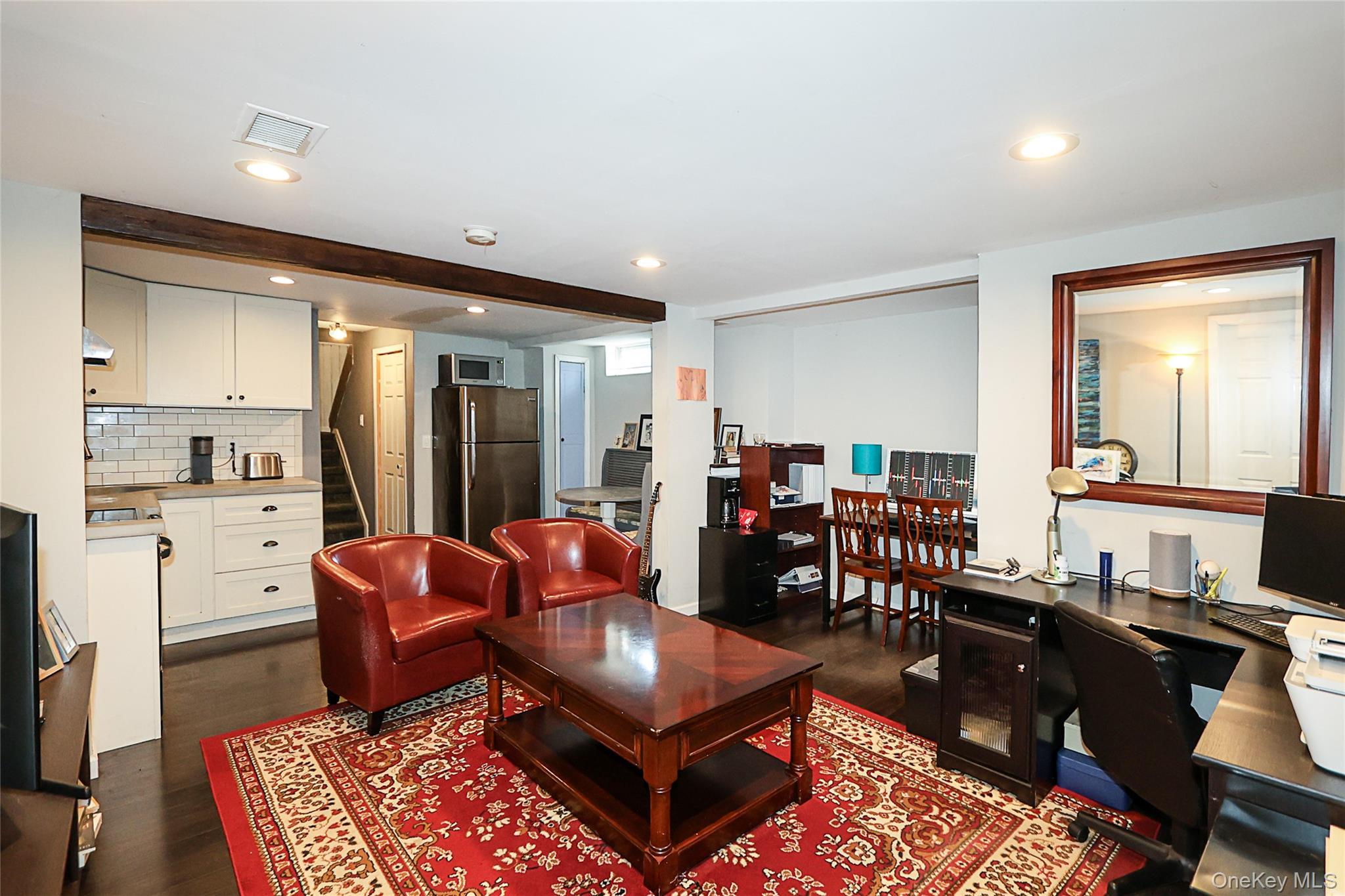 Condo Broadlawn  Suffolk County, NY 11722, MLS-978997-36