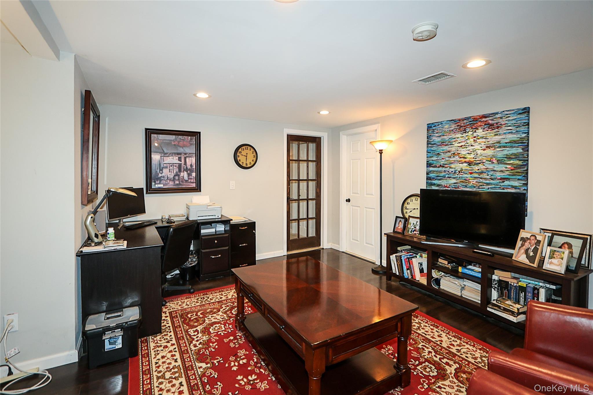 Condo Broadlawn  Suffolk County, NY 11722, MLS-978997-37