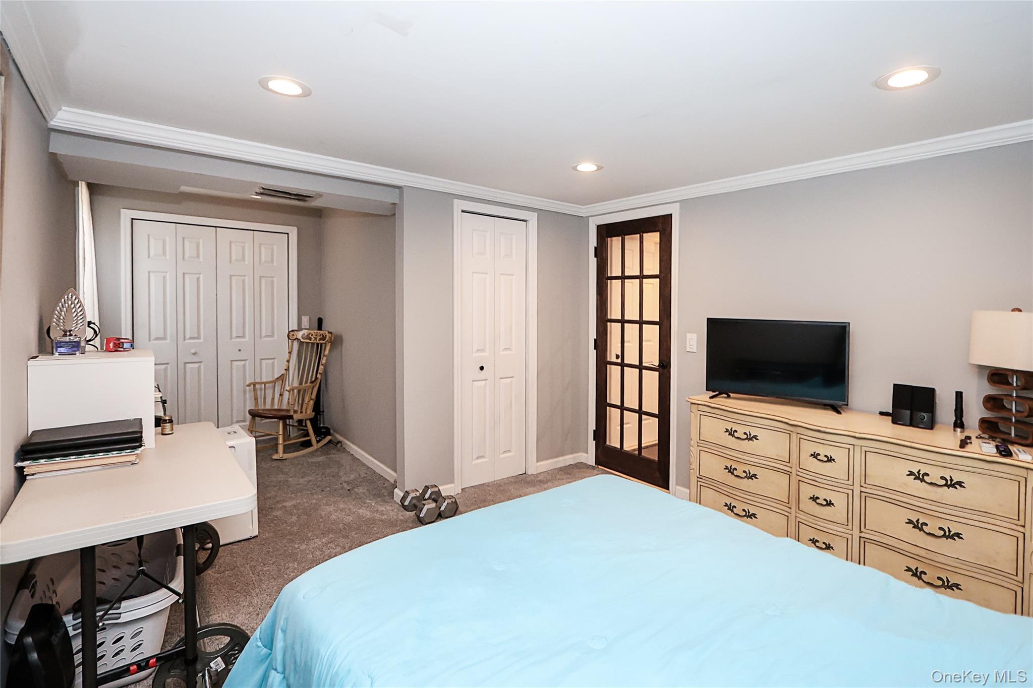 Condo Broadlawn  Suffolk County, NY 11722, MLS-978997-39