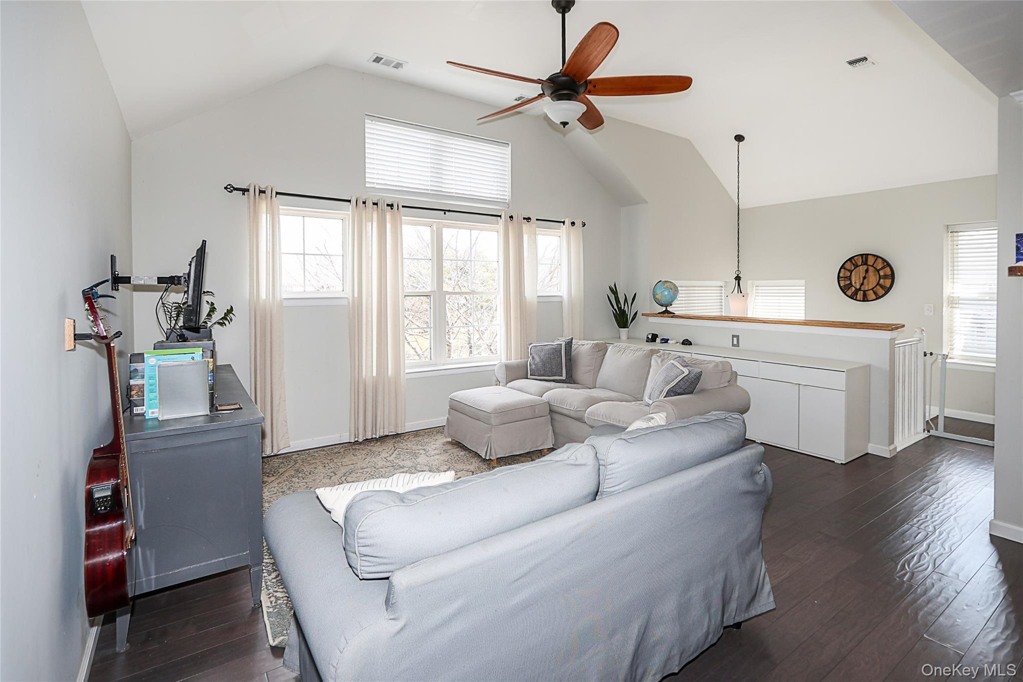 Condo Broadlawn  Suffolk County, NY 11722, MLS-978997-6