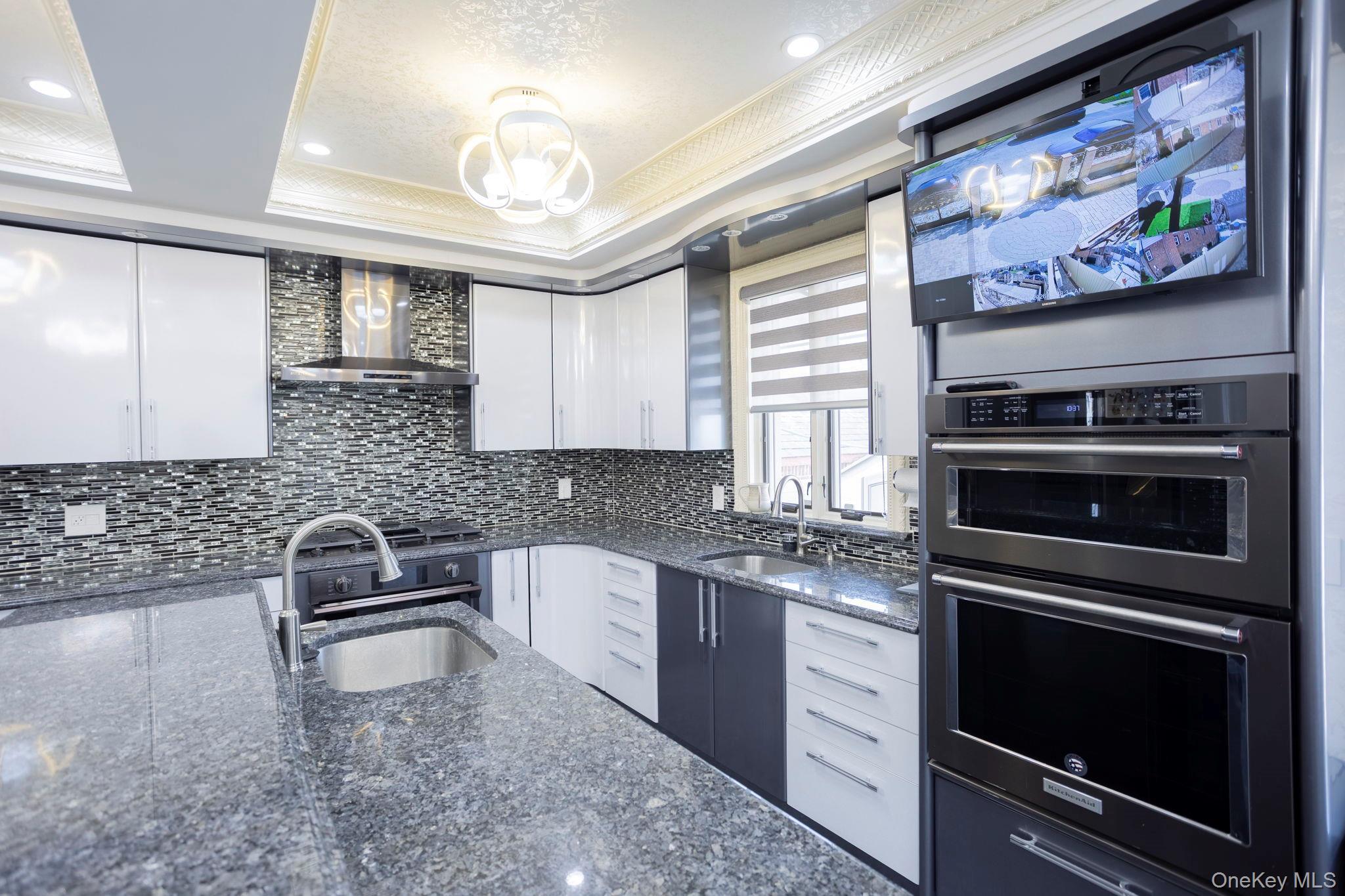 Single Family 180th Street Queens, NY 11365, MLS-979003-10