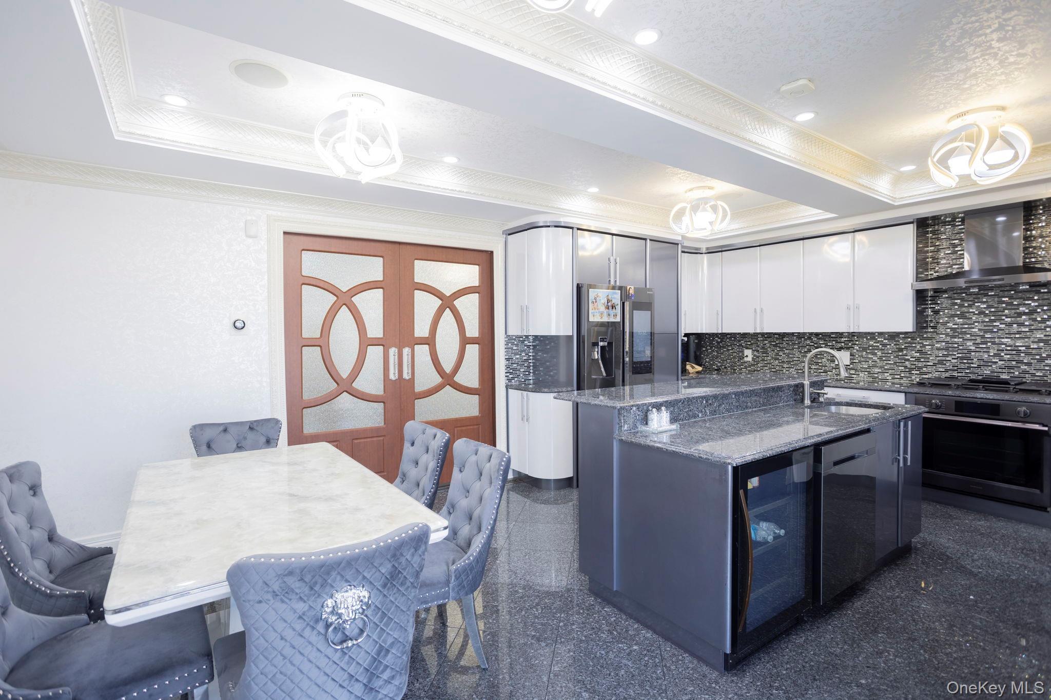 Single Family 180th Street Queens, NY 11365, MLS-979003-12