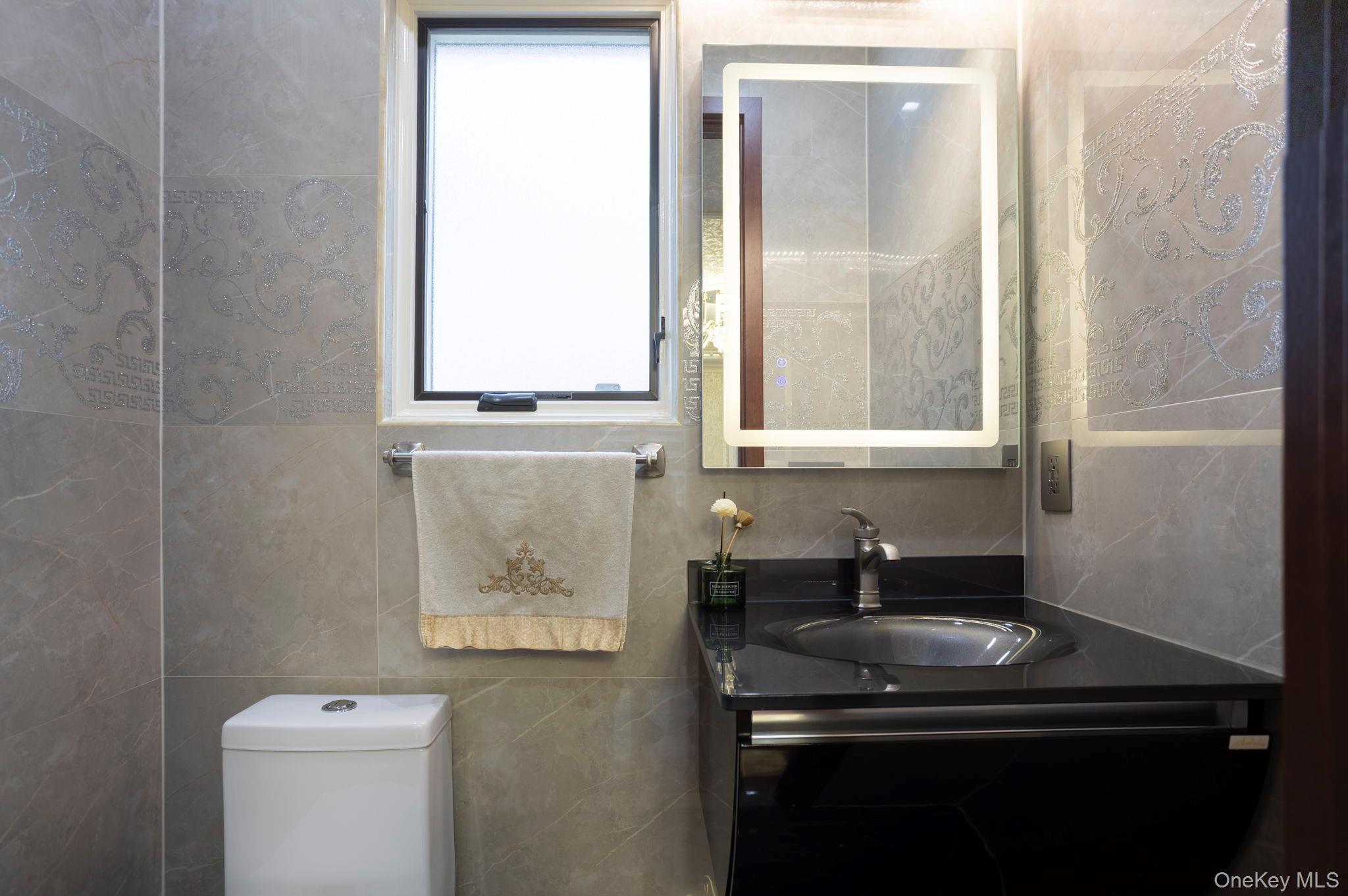 Single Family 180th Street Queens, NY 11365, MLS-979003-16