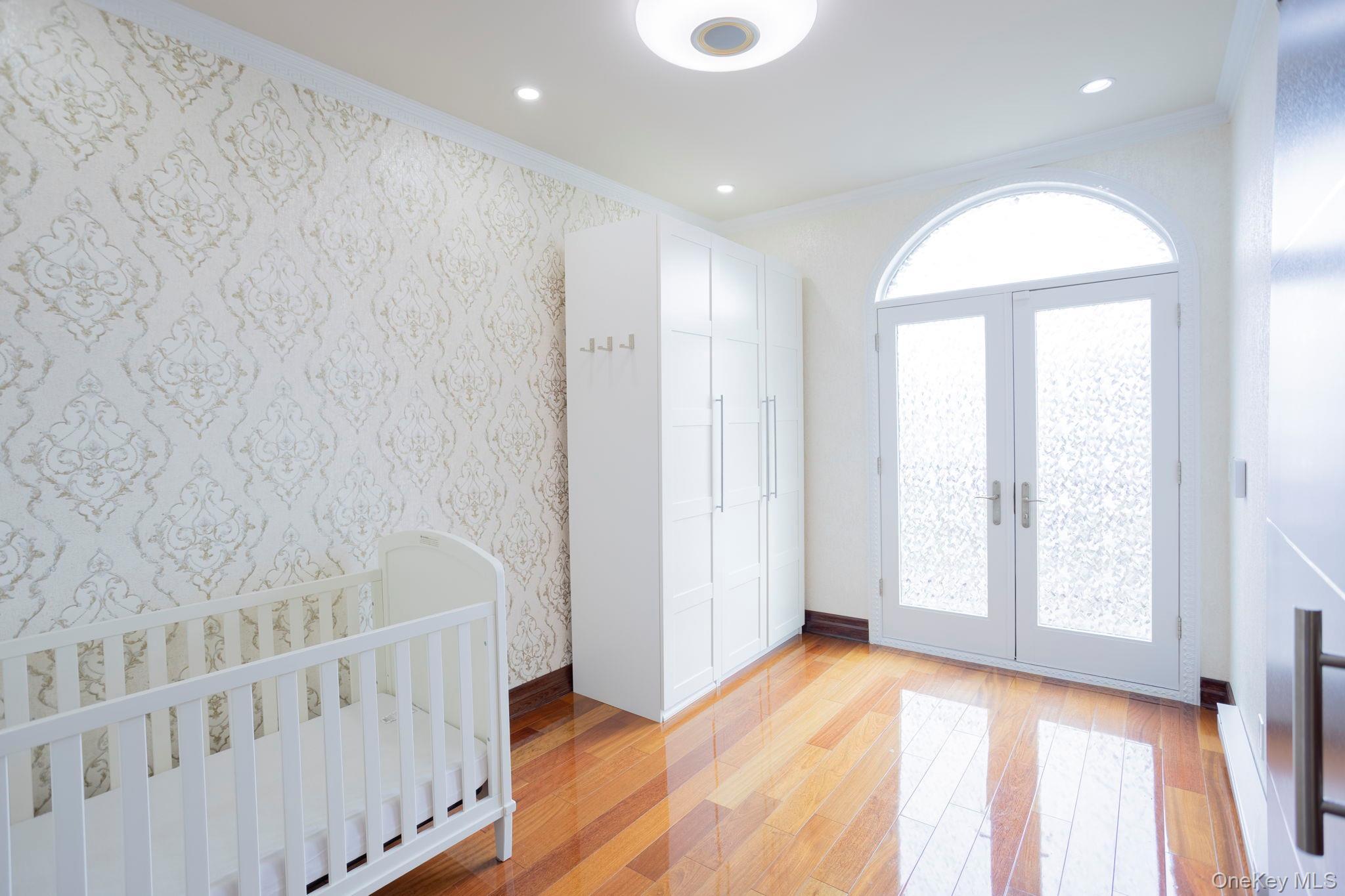 Single Family 180th Street Queens, NY 11365, MLS-979003-25