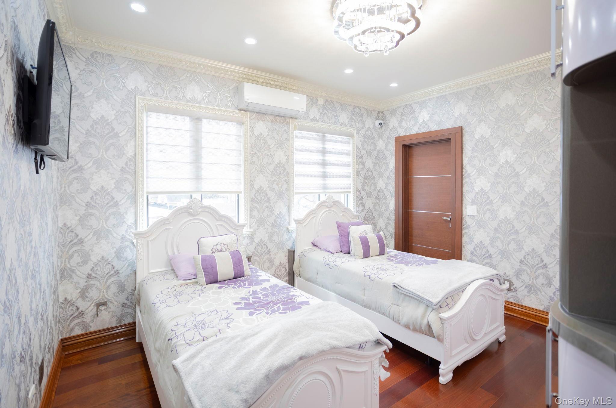 Single Family 180th Street Queens, NY 11365, MLS-979003-26