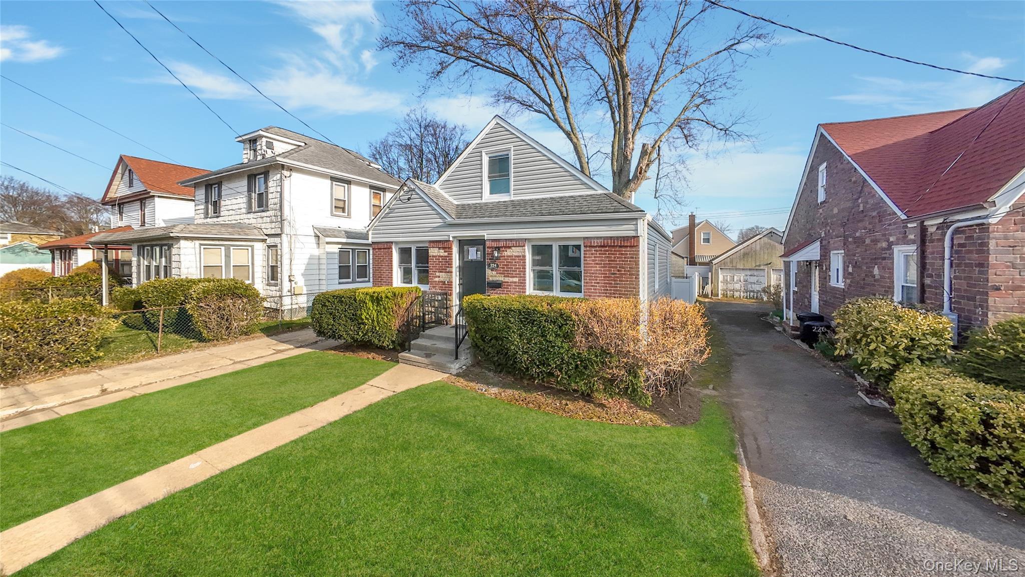 Single Family Windsor  Nassau County, NY 11550, MLS-979020-2