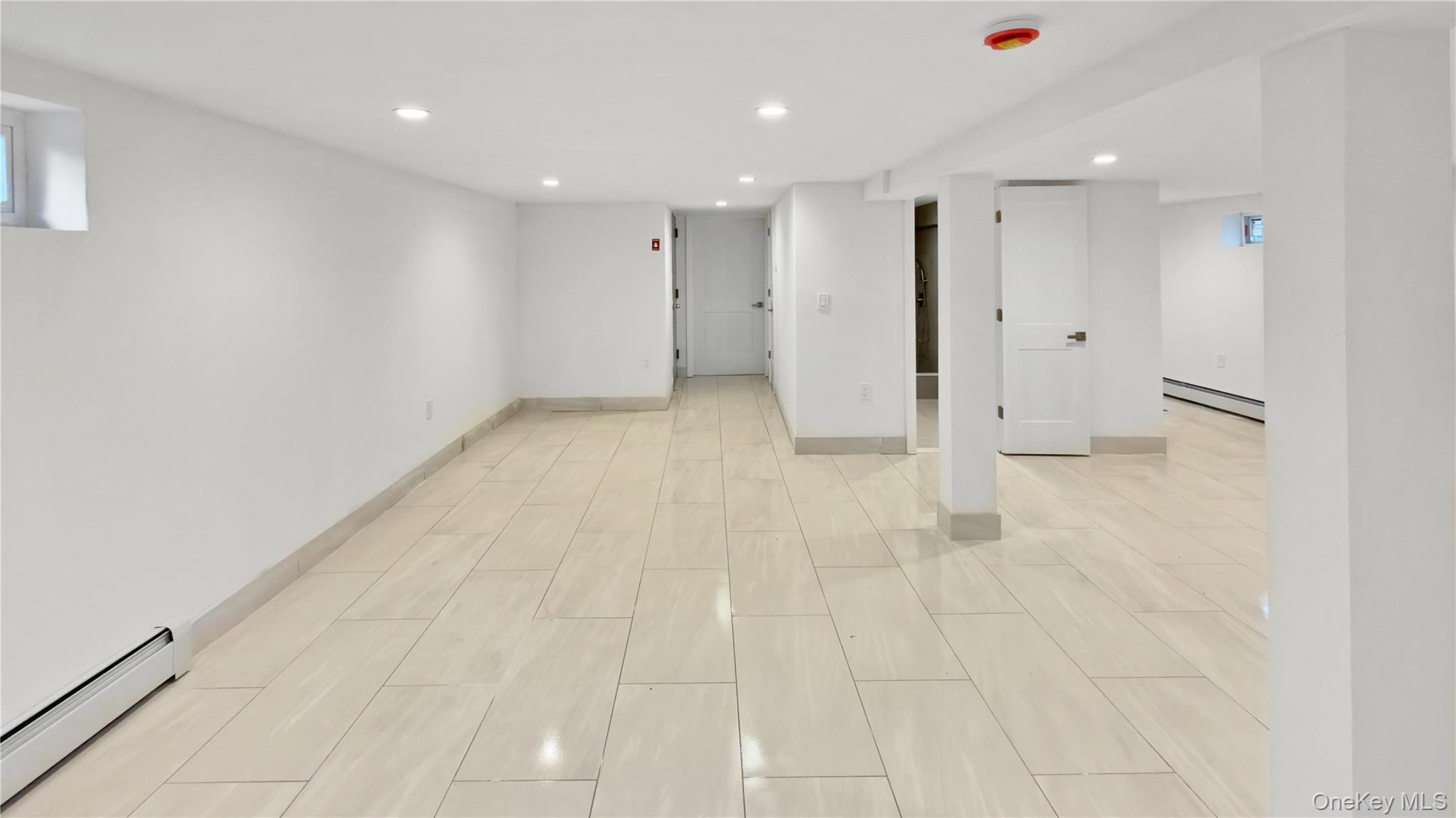 Single Family Windsor  Nassau County, NY 11550, MLS-979020-31
