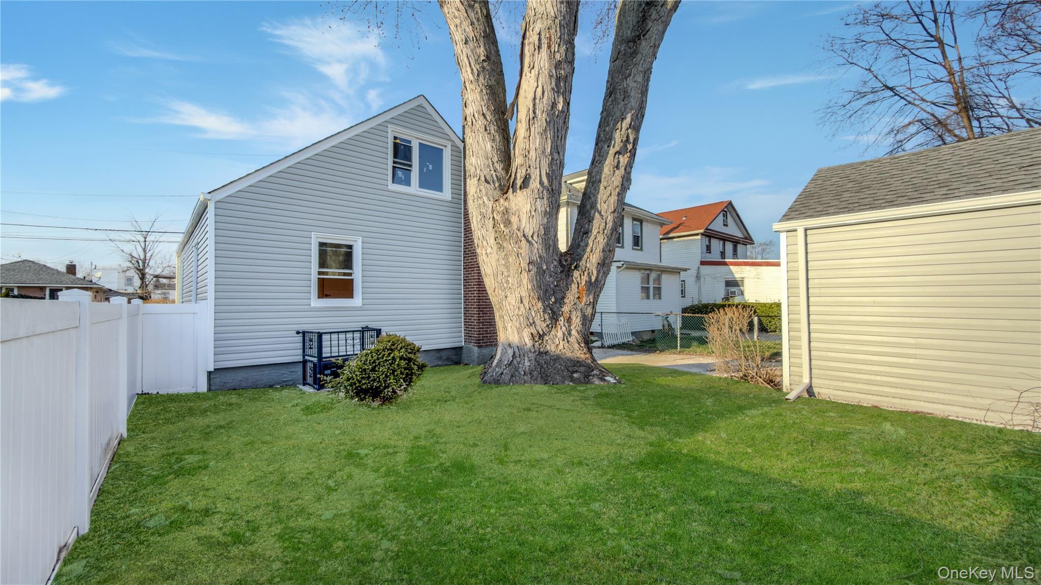 Single Family Windsor  Nassau County, NY 11550, MLS-979020-37