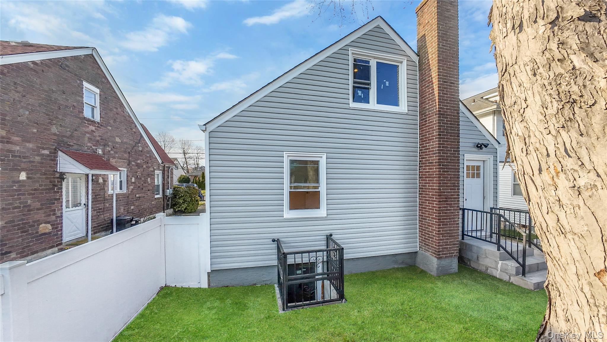 Single Family Windsor  Nassau County, NY 11550, MLS-979020-39