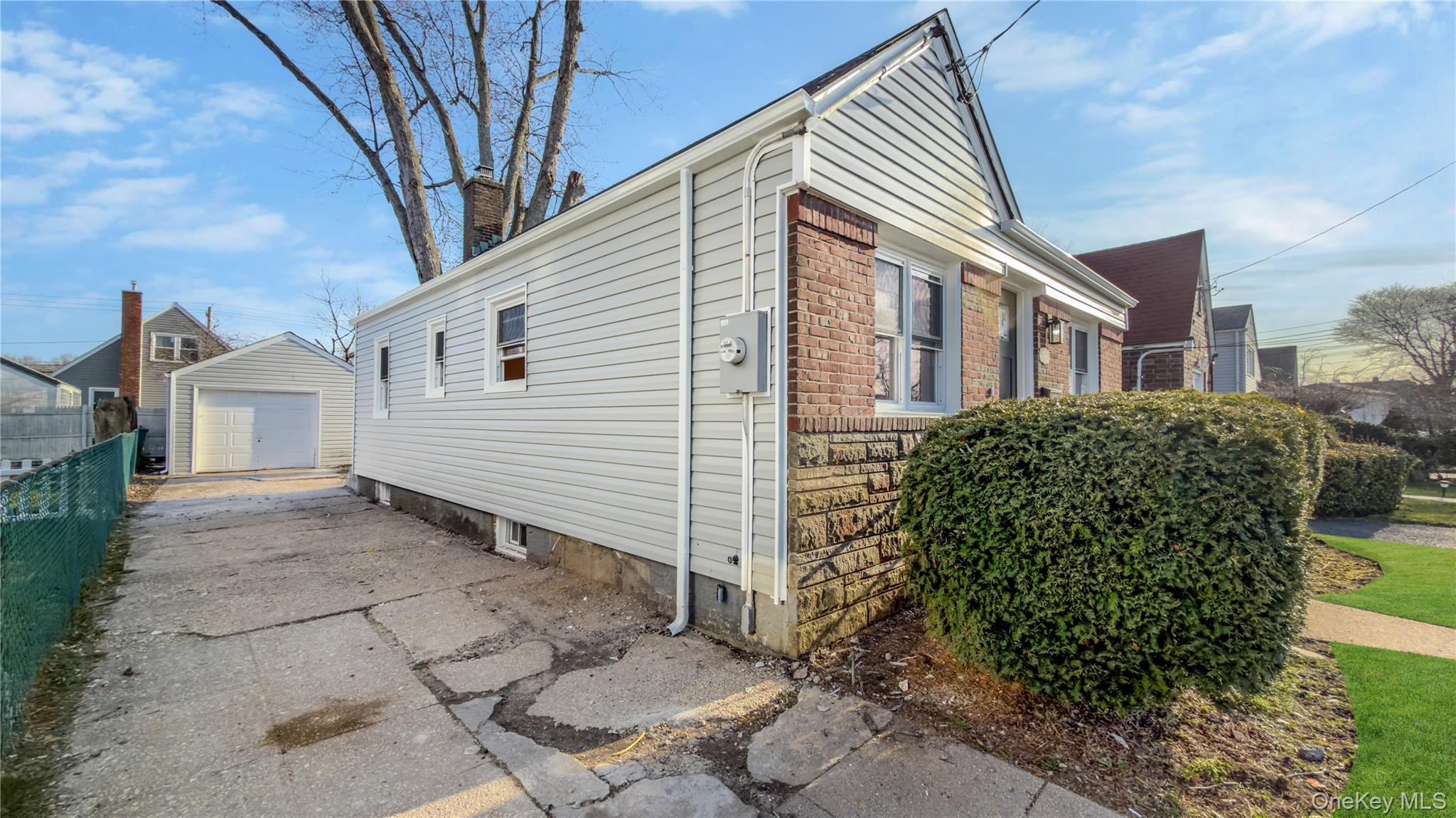 Single Family Windsor  Nassau County, NY 11550, MLS-979020-7