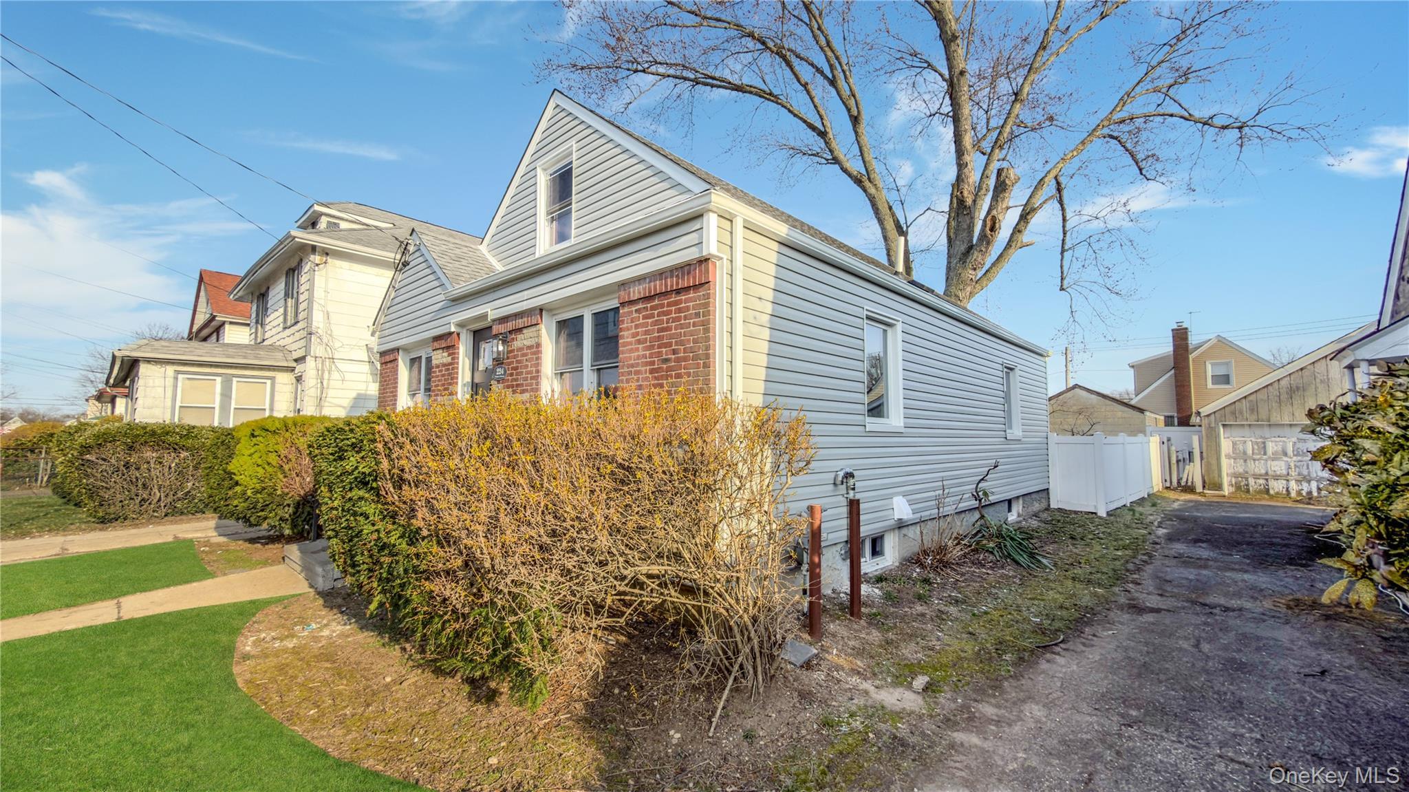 Single Family Windsor  Nassau County, NY 11550, MLS-979020-9