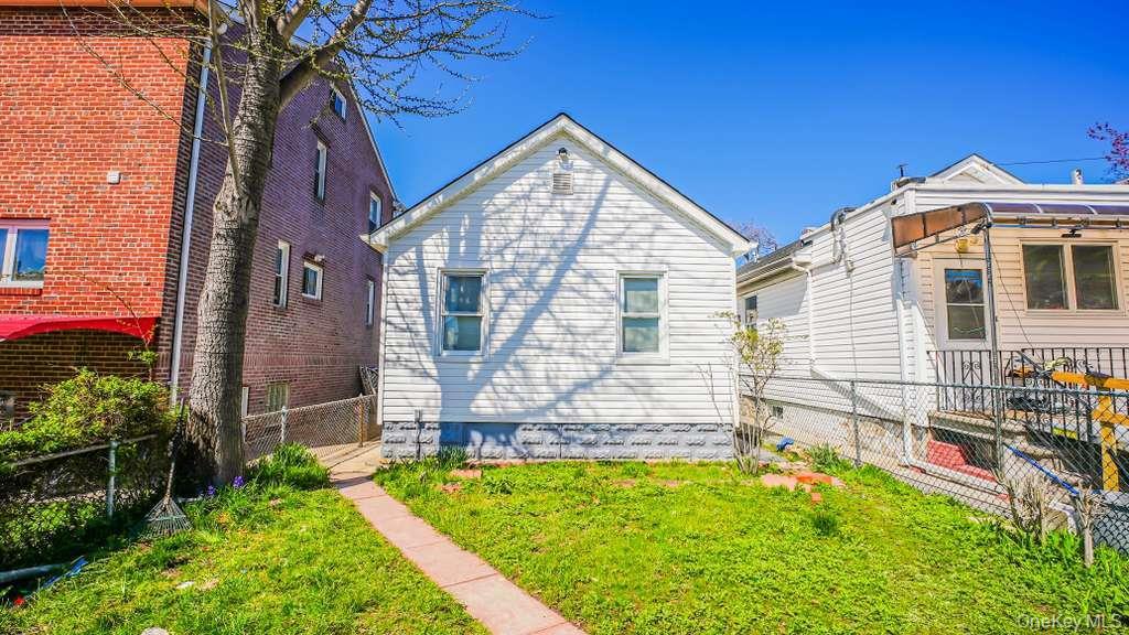 Single Family Coddington Bronx, NY 10461, MLS-979042-13