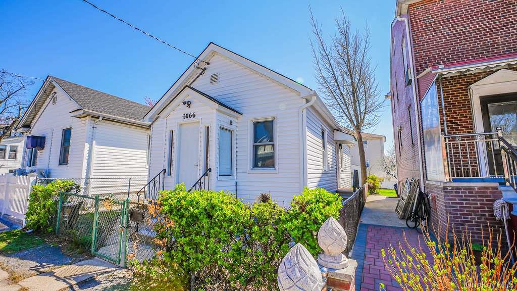Single Family Coddington Bronx, NY 10461, MLS-979042-2