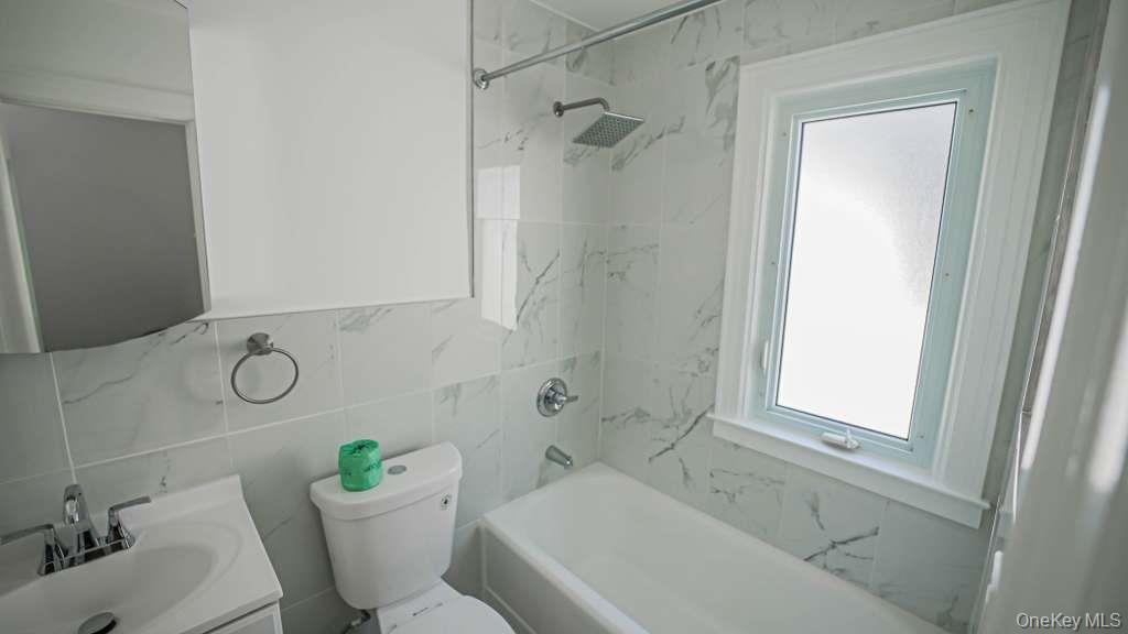Single Family Coddington Bronx, NY 10461, MLS-979042-8