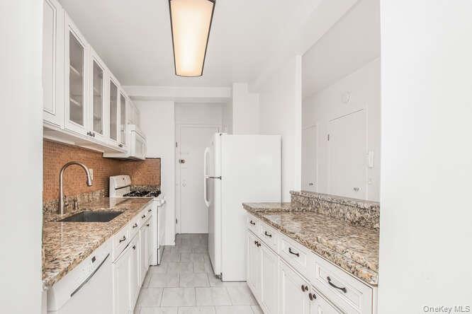 Apartment Fordham Hill  Bronx, NY 10468, MLS-979080-12