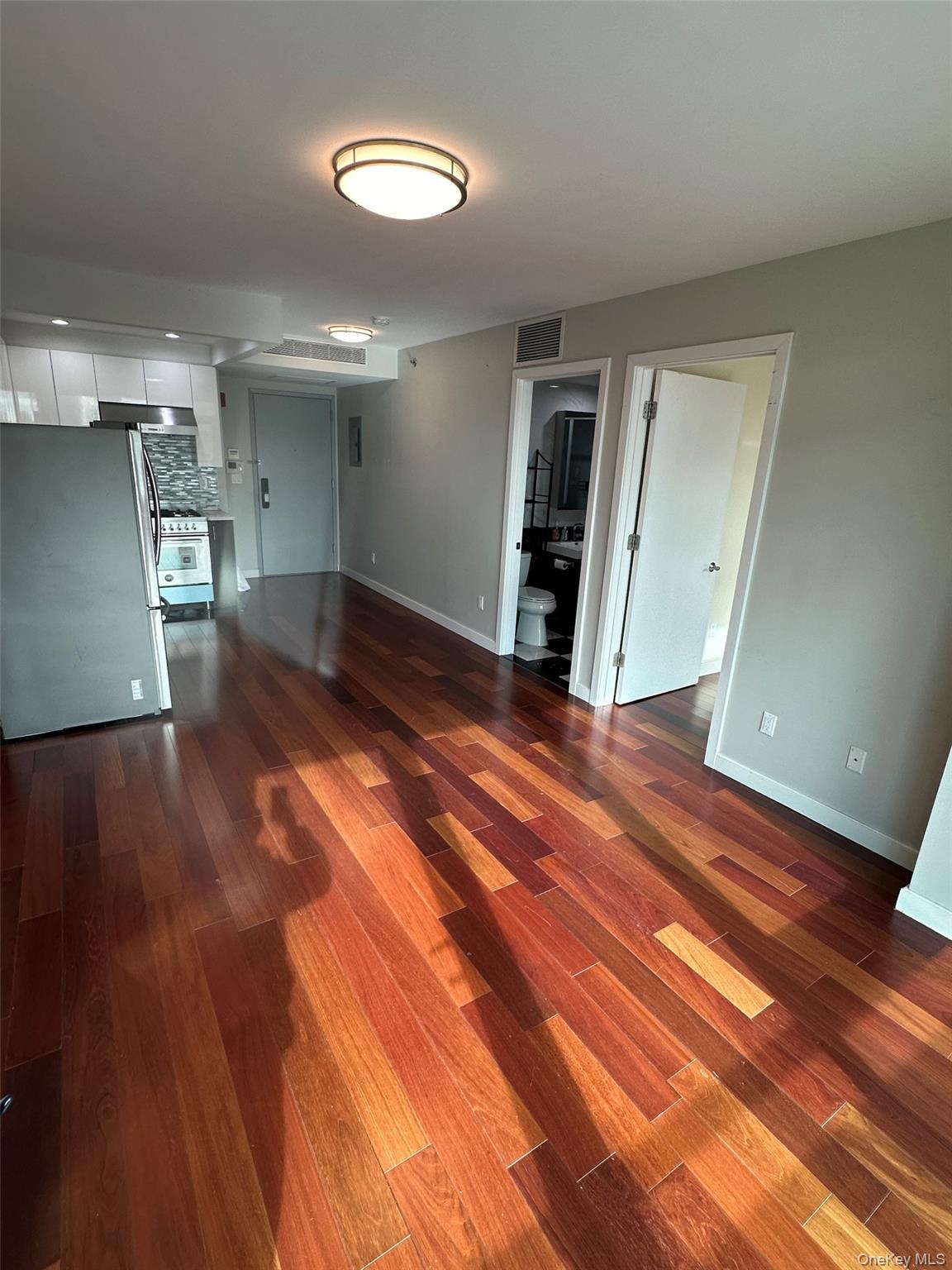 Condo 37th  Queens, NY 11354, MLS-979095-2